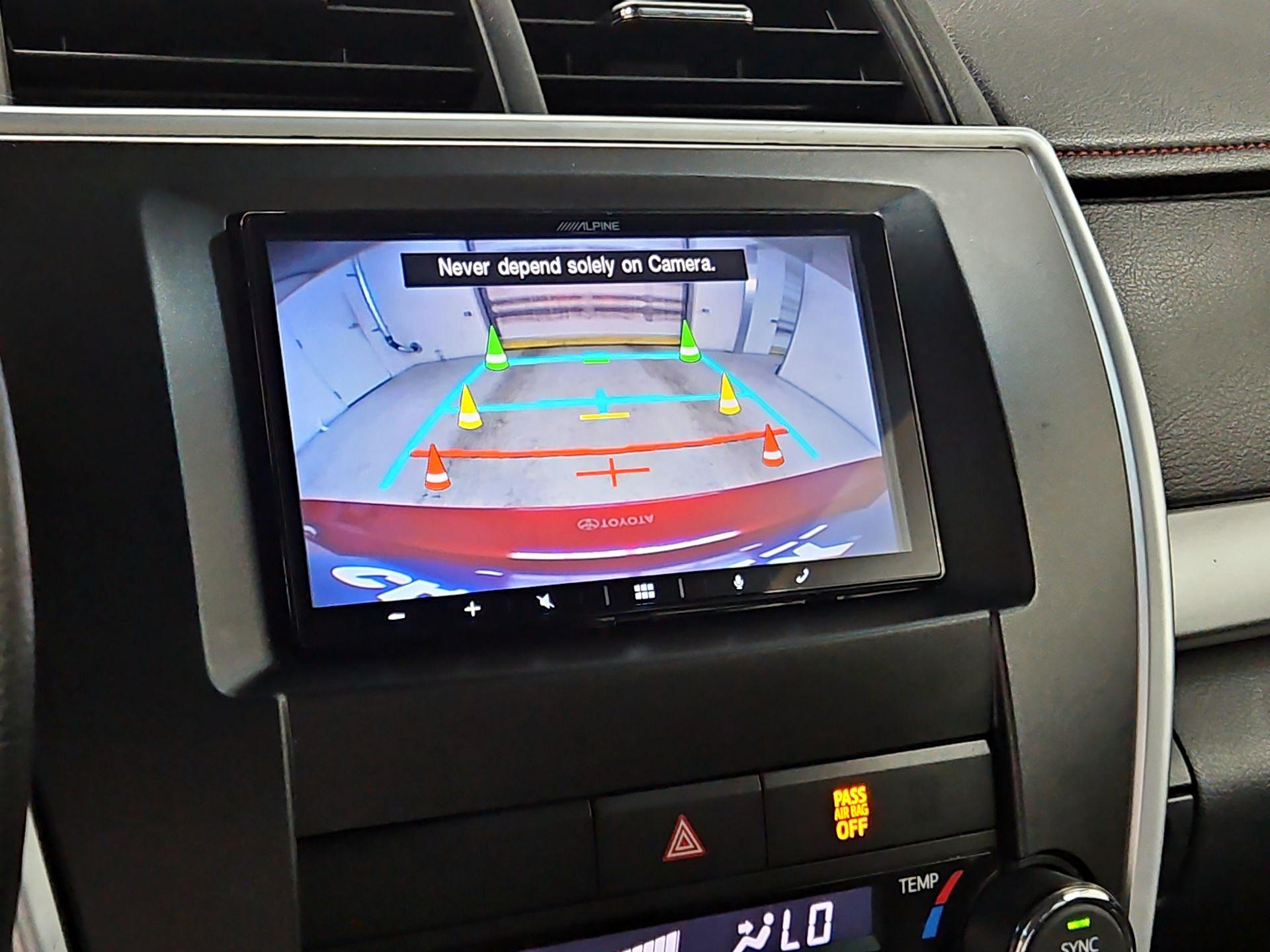 Thumbnail: 2015 Toyota Camry - 14