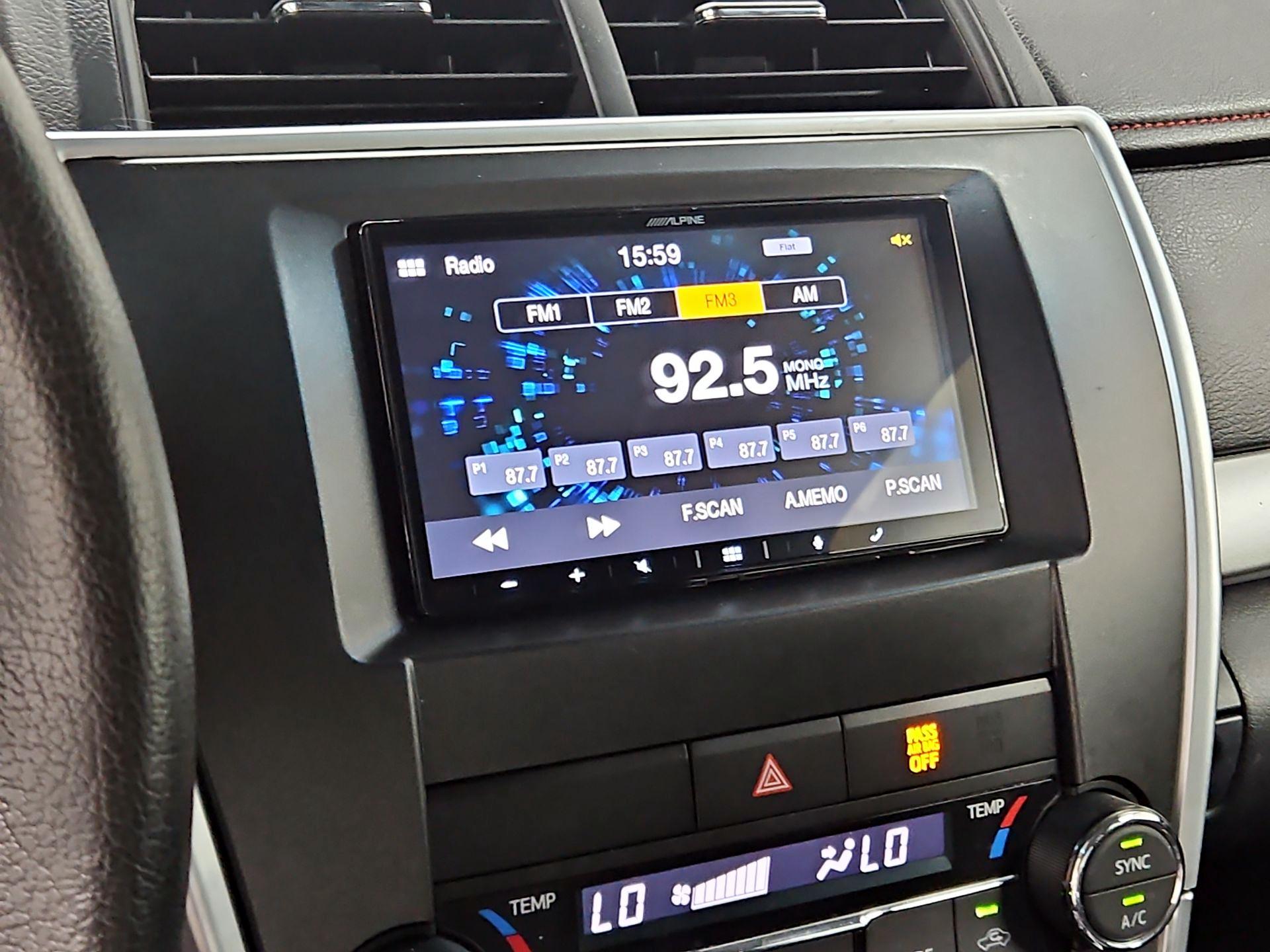 Thumbnail: 2015 Toyota Camry - 15