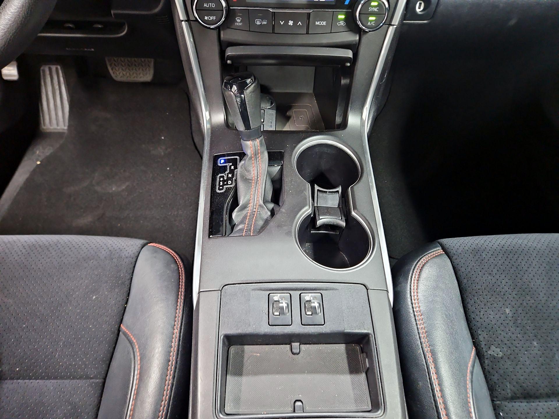 Thumbnail: 2015 Toyota Camry - 17