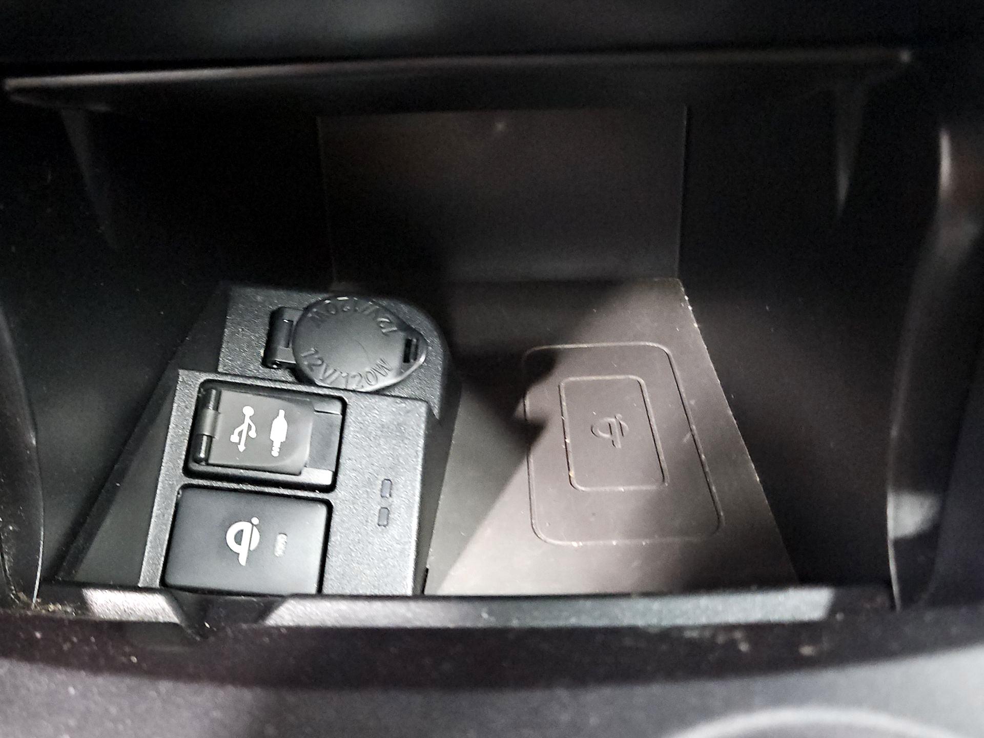 Thumbnail: 2015 Toyota Camry - 18