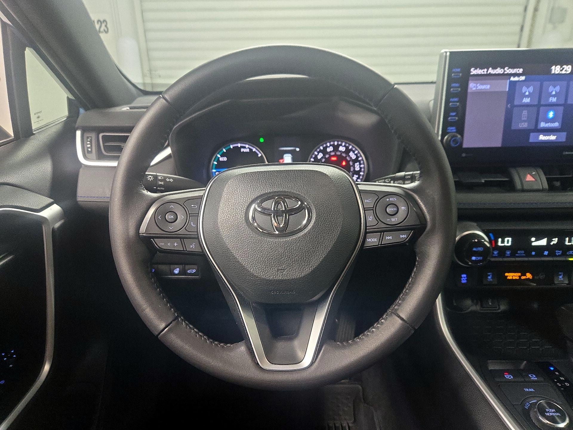 Thumbnail: 2022 Toyota RAV4 - 10