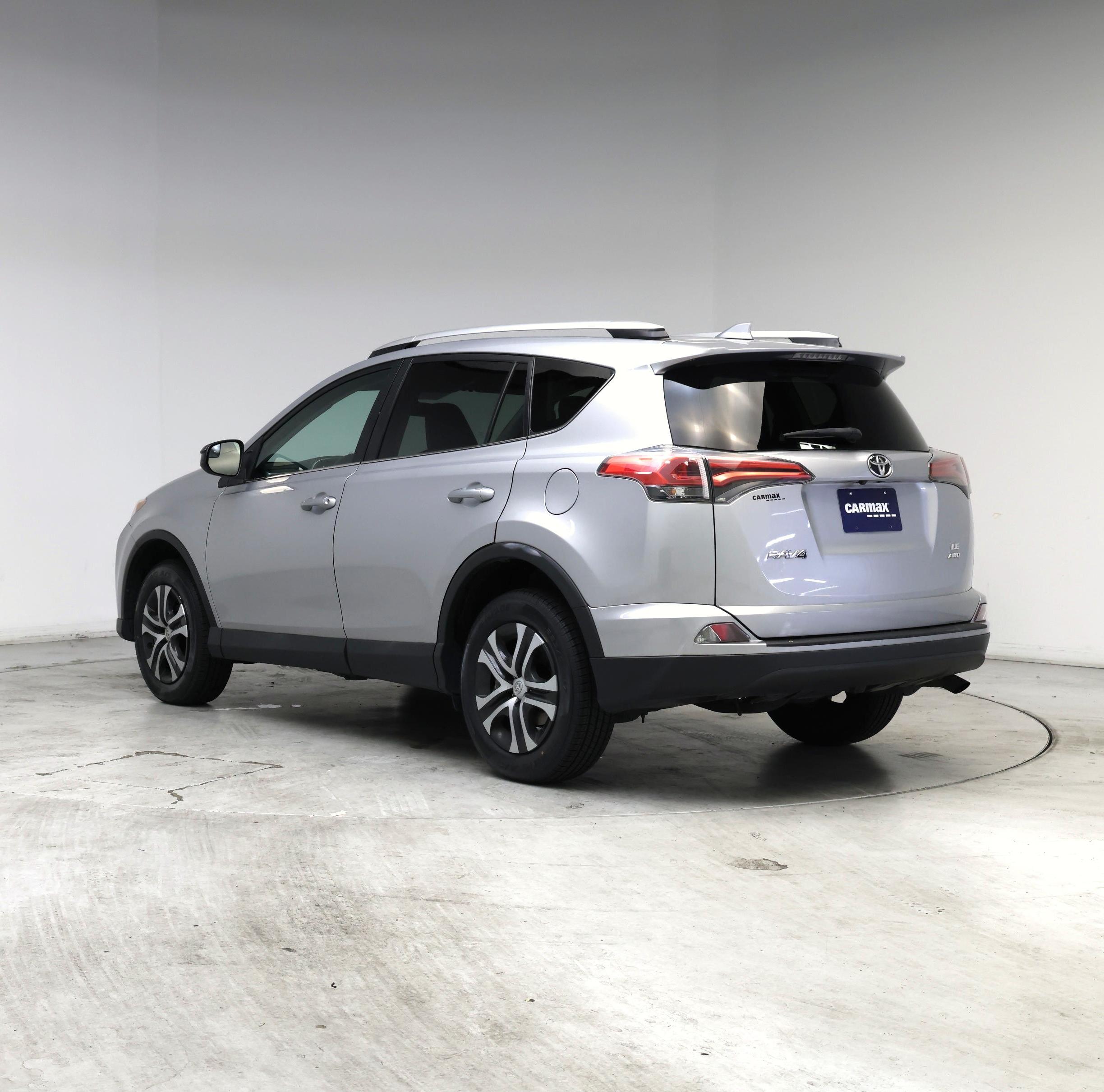 Thumbnail: 2016 Toyota RAV4 - 2