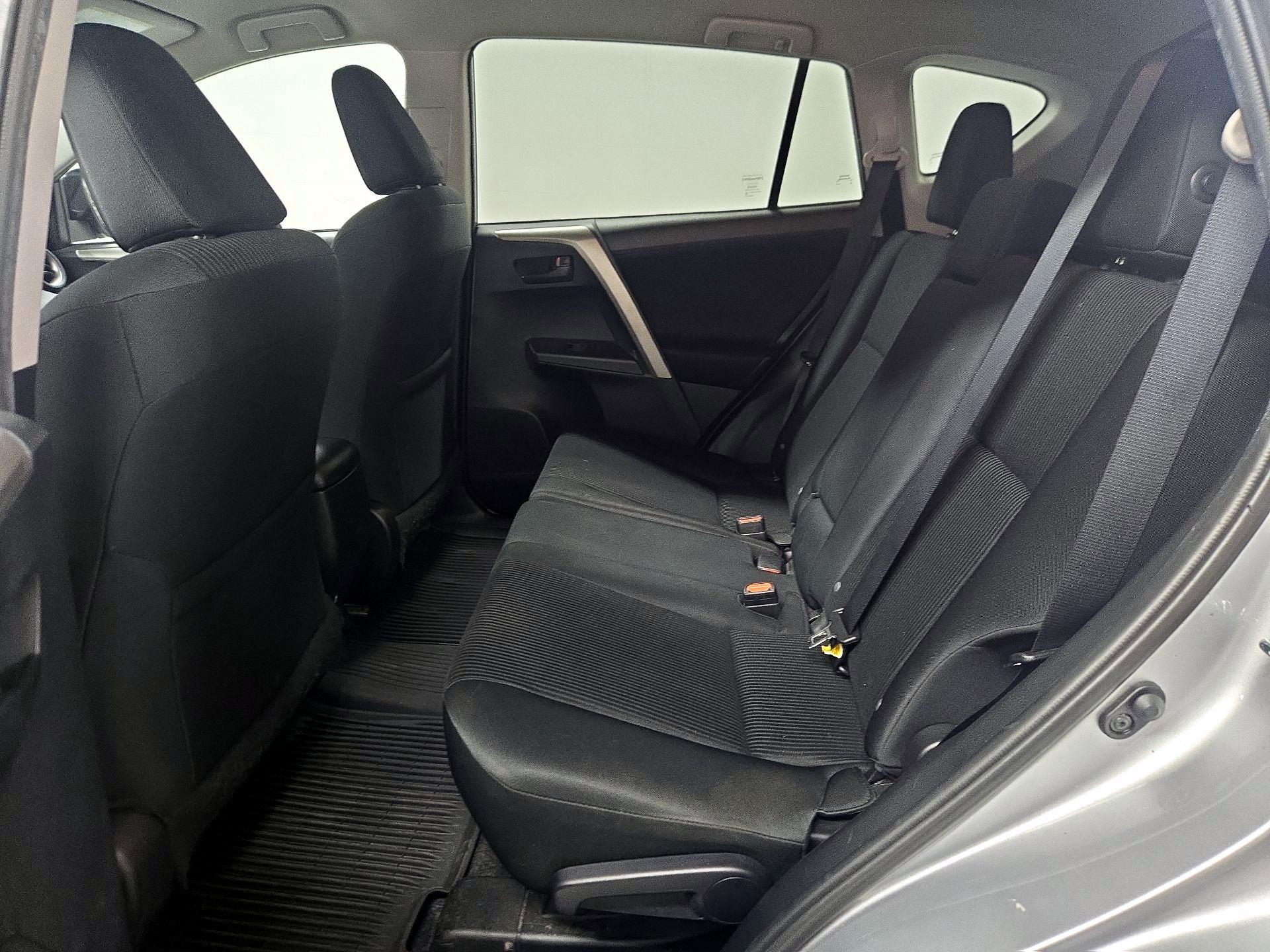 Thumbnail: 2016 Toyota RAV4 - 19