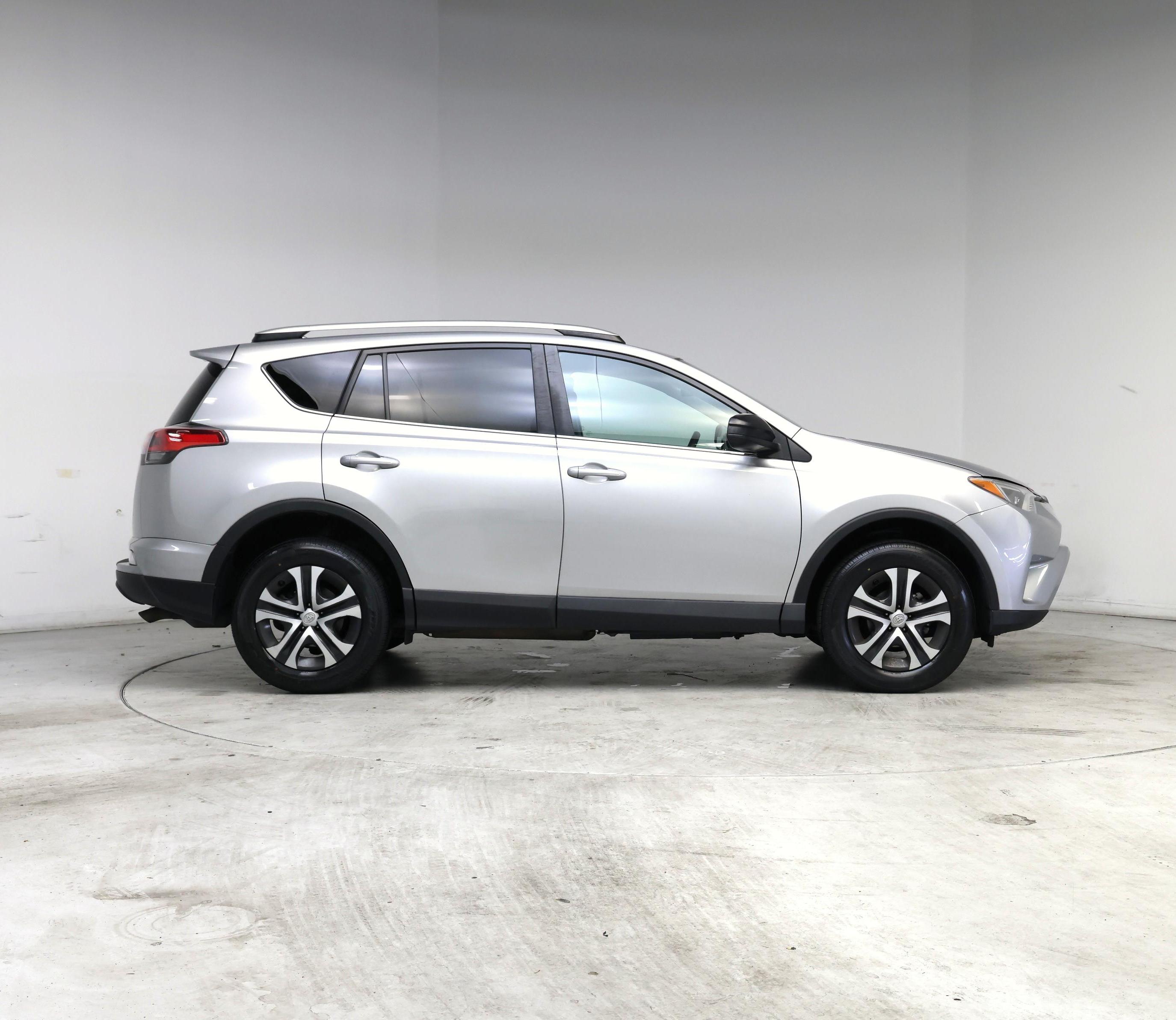 Thumbnail: 2016 Toyota RAV4 - 7