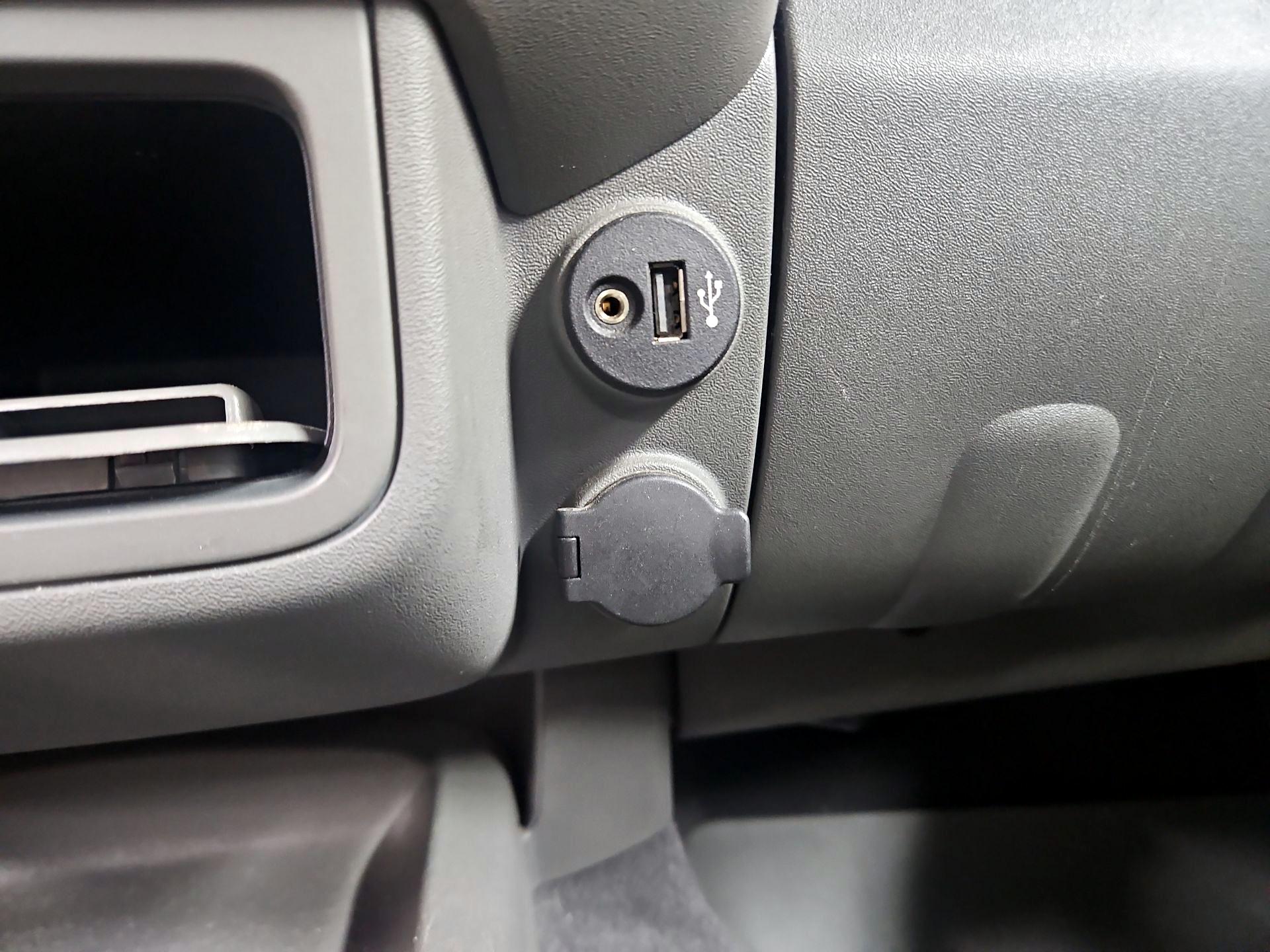 Thumbnail: 2019 Nissan Frontier - 18