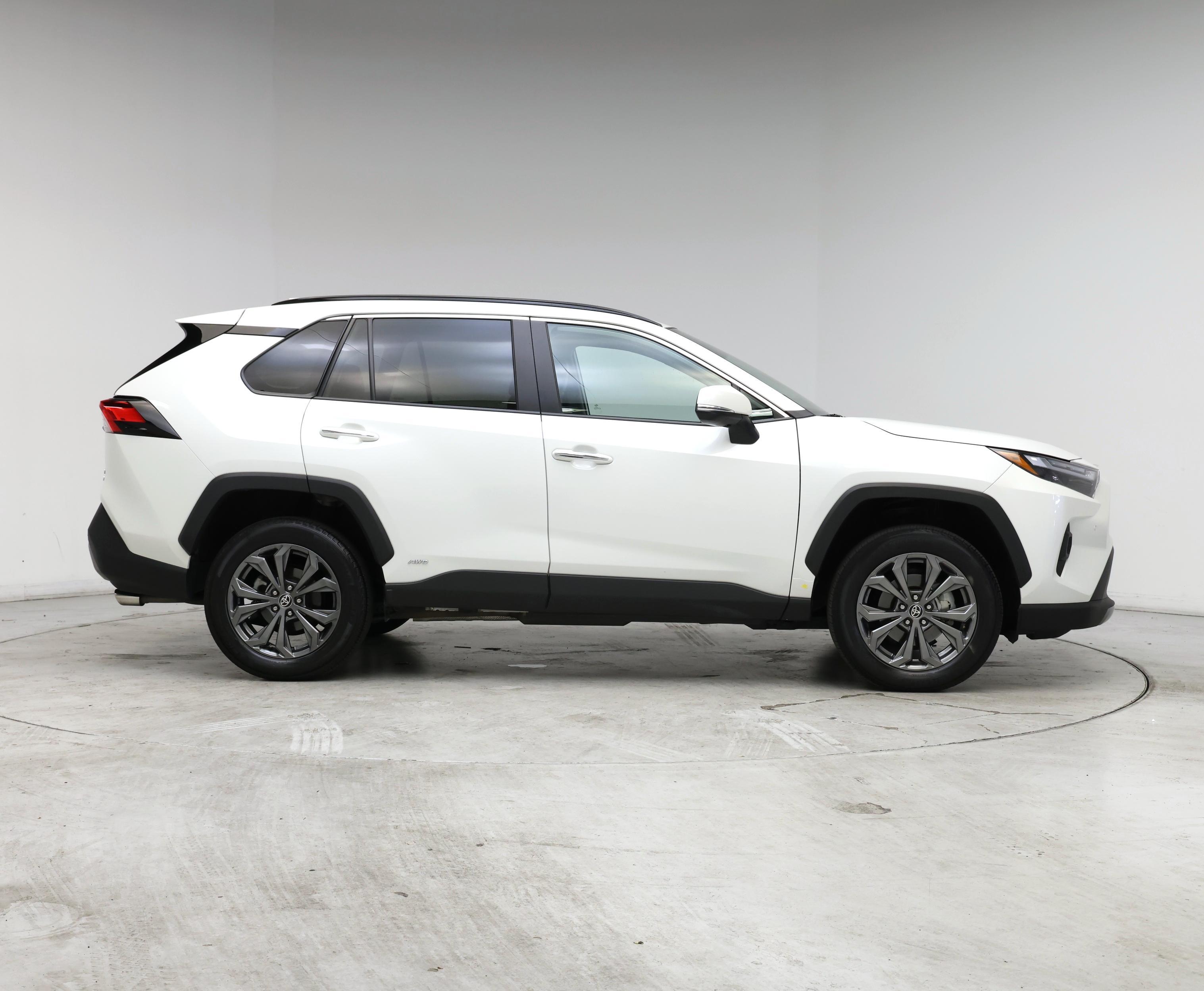 Thumbnail: 2022 Toyota RAV4 - 7