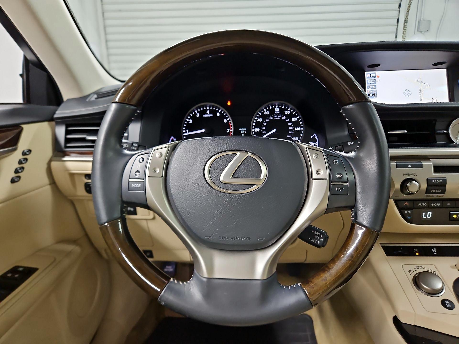 Thumbnail: 2014 Lexus ES - 10