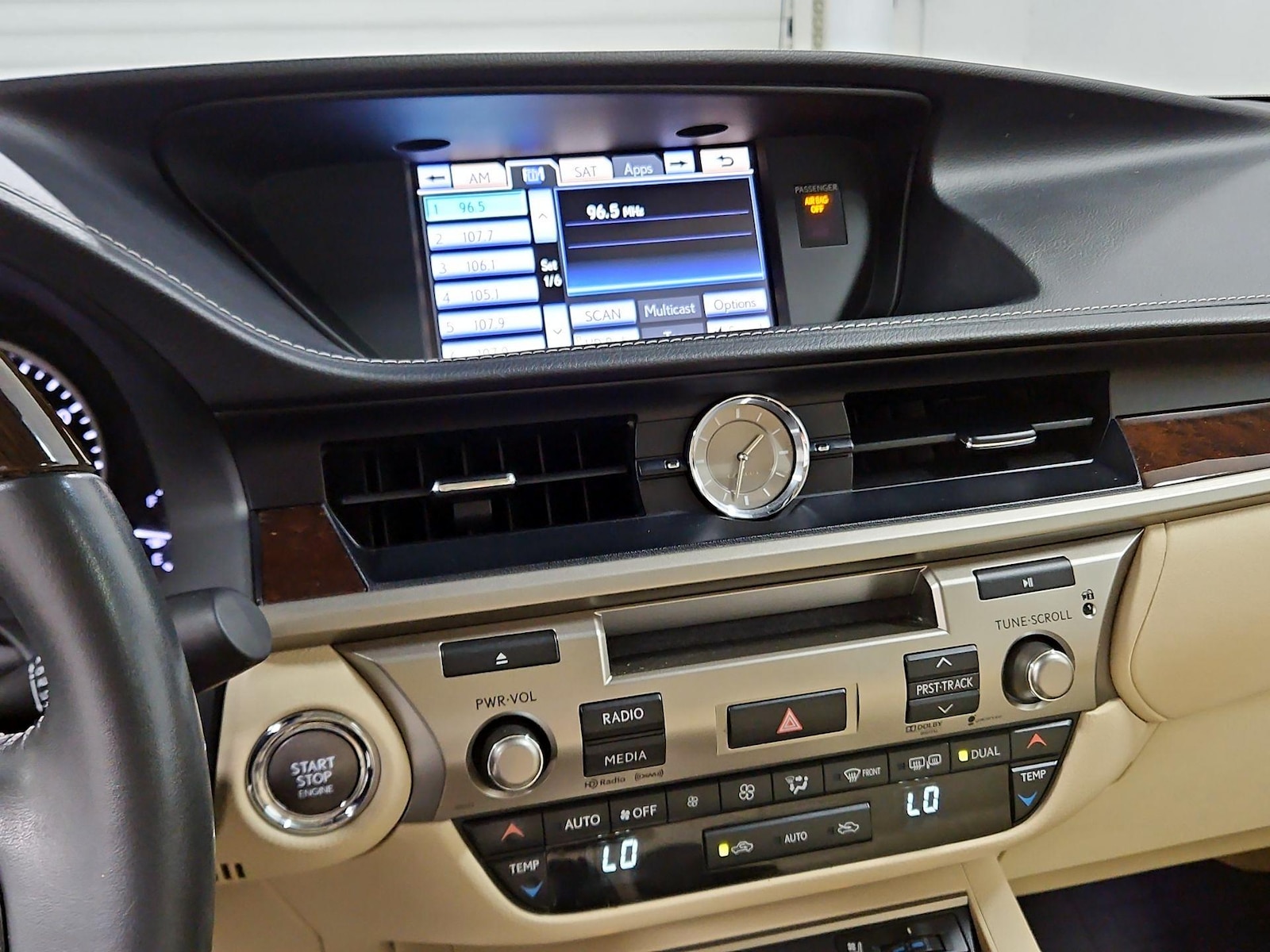 2014 Lexus ES 350 - Photo 17