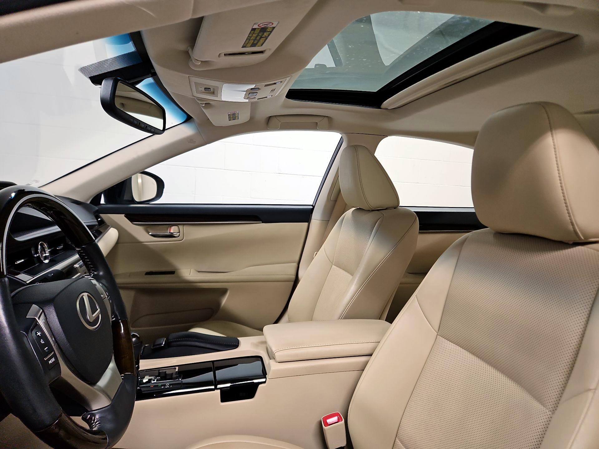 Thumbnail: 2014 Lexus ES - 20
