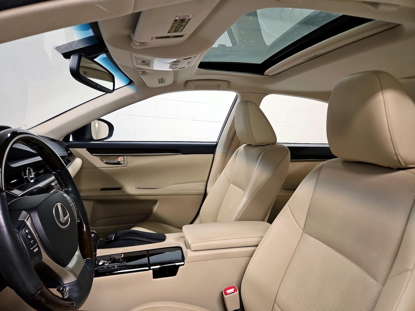 2014 Lexus ES 350 - Photo 21