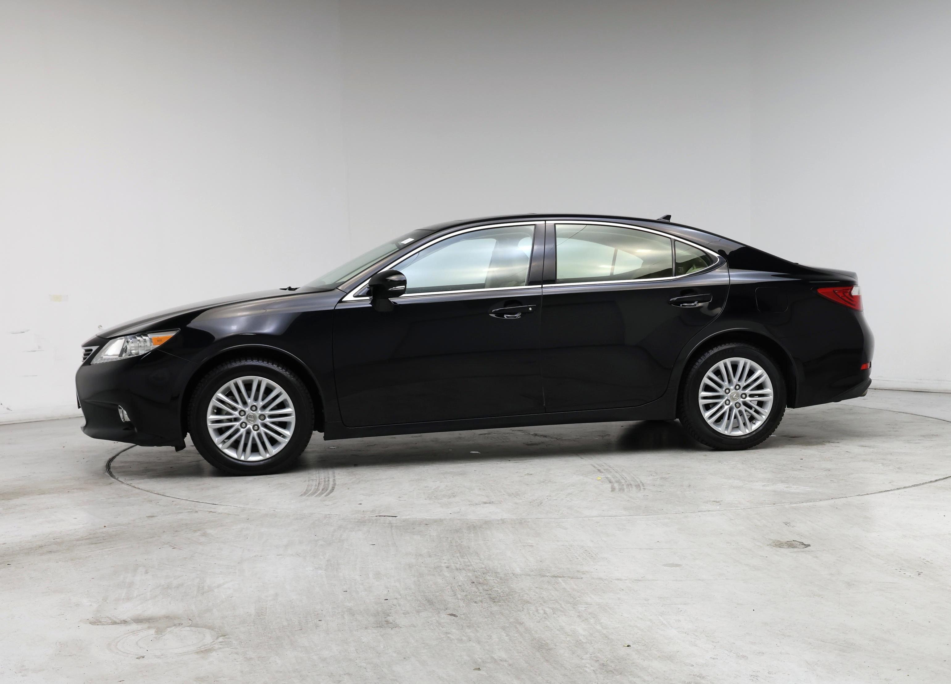 Thumbnail: 2014 Lexus ES - 3
