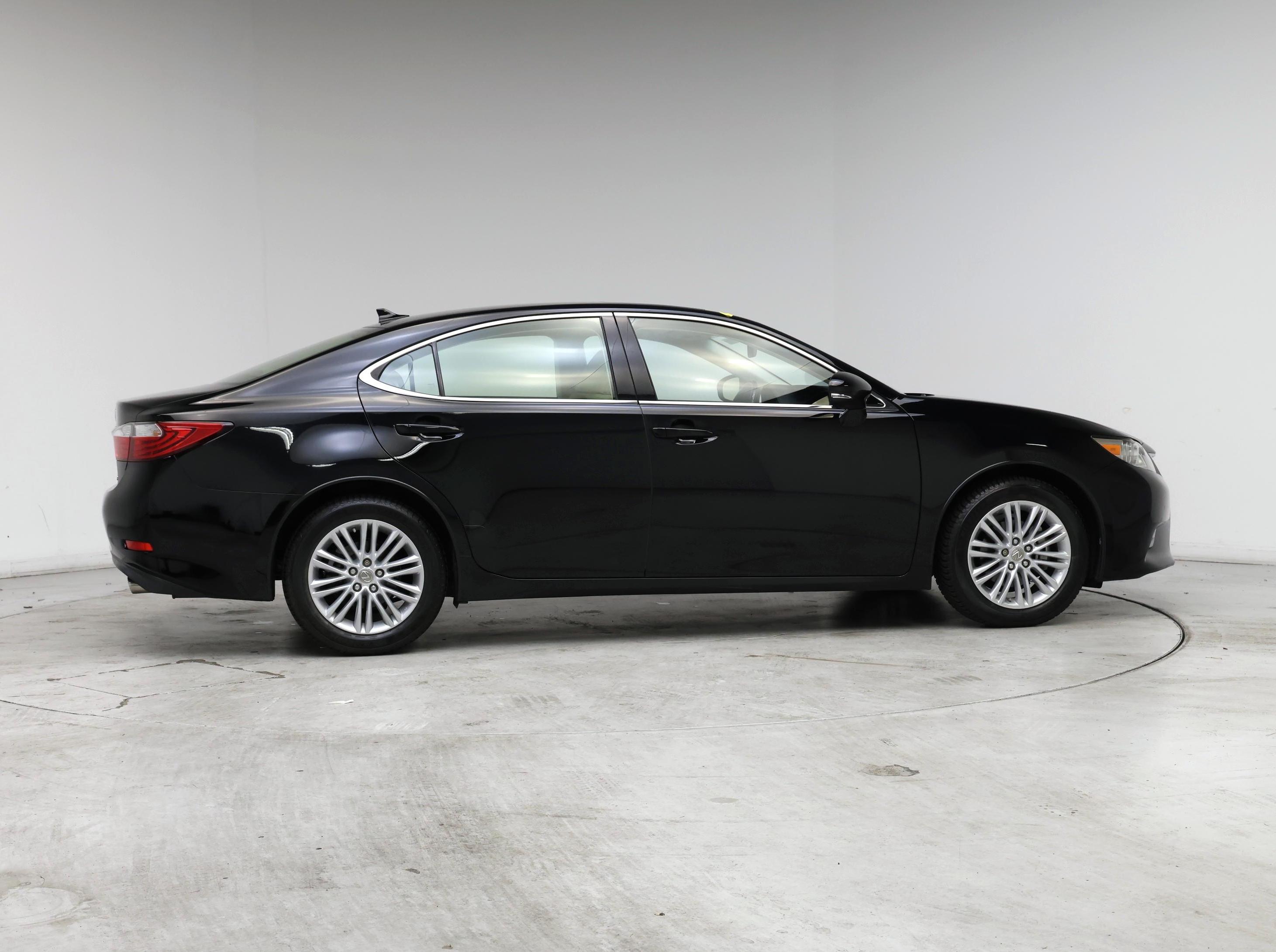 Thumbnail: 2014 Lexus ES - 7