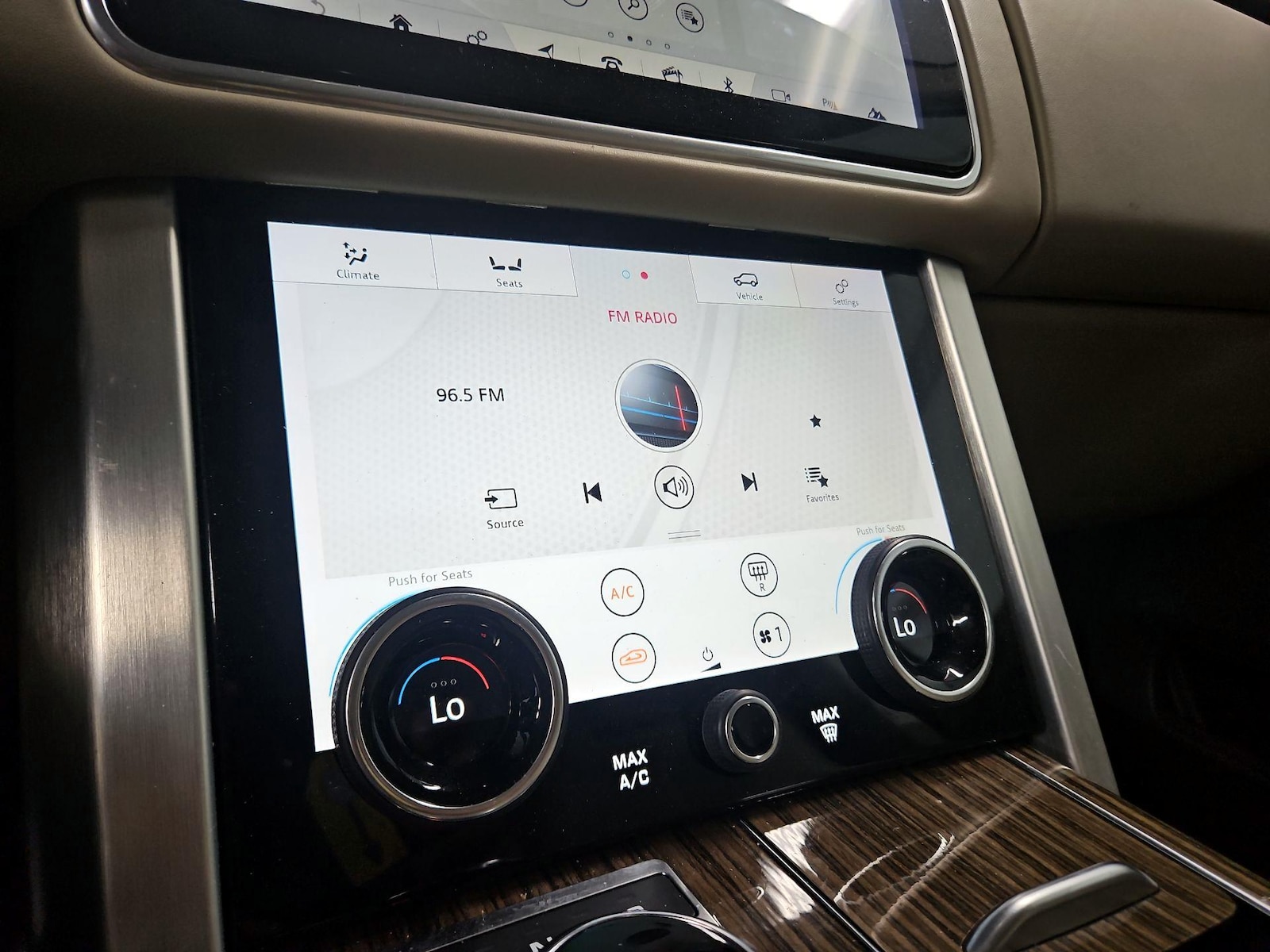 2019 Land Rover Range Rover HSE - Photo 18