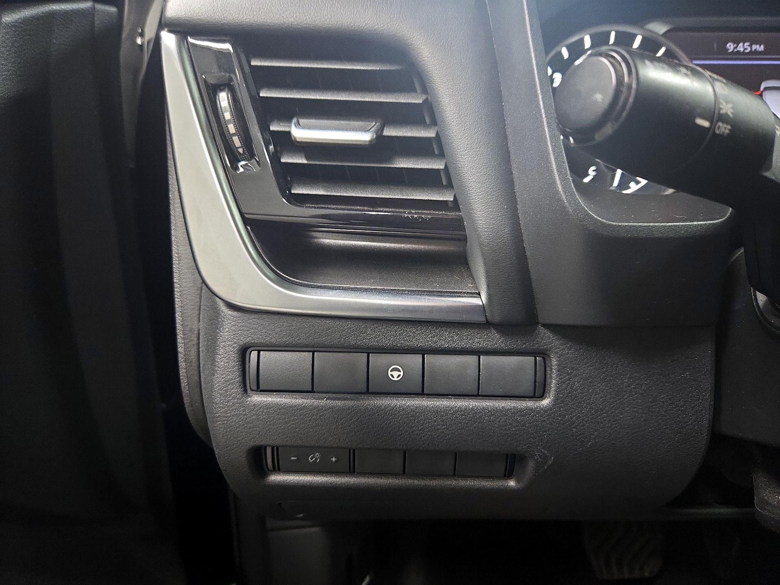 2023 Nissan Rogue SV - Photo 14