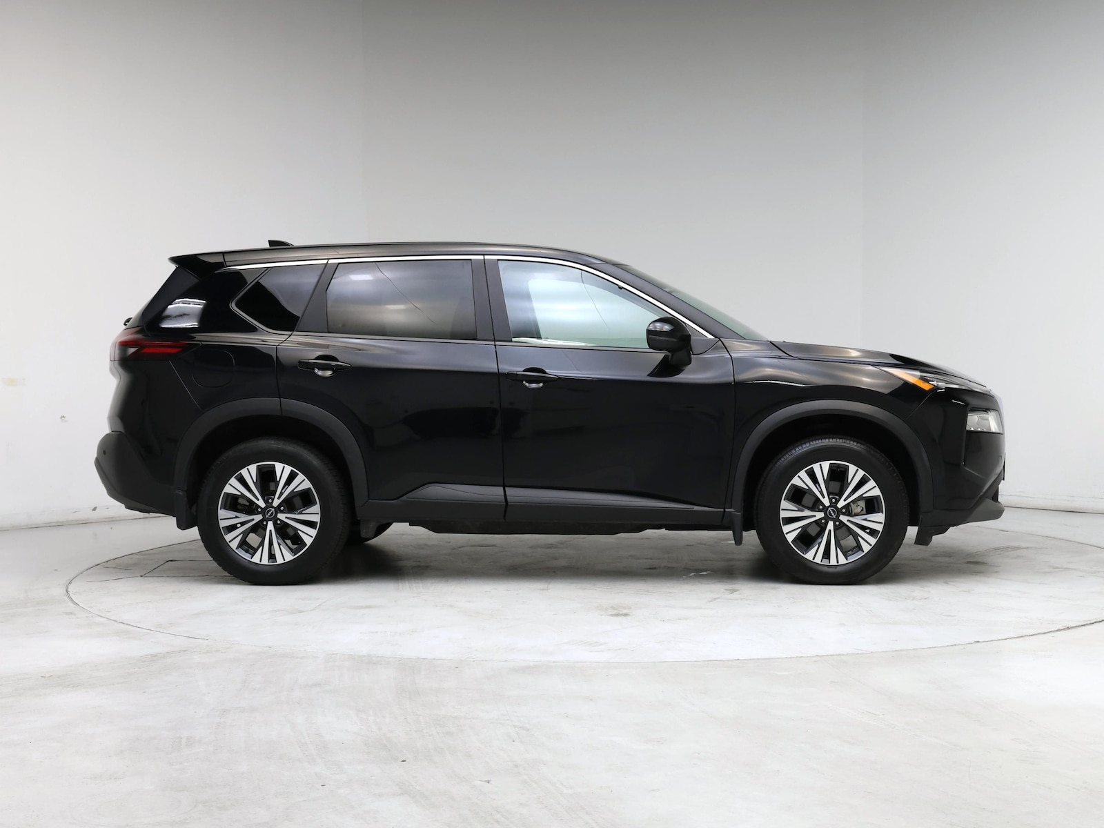 2023 Nissan Rogue SV - Photo 8