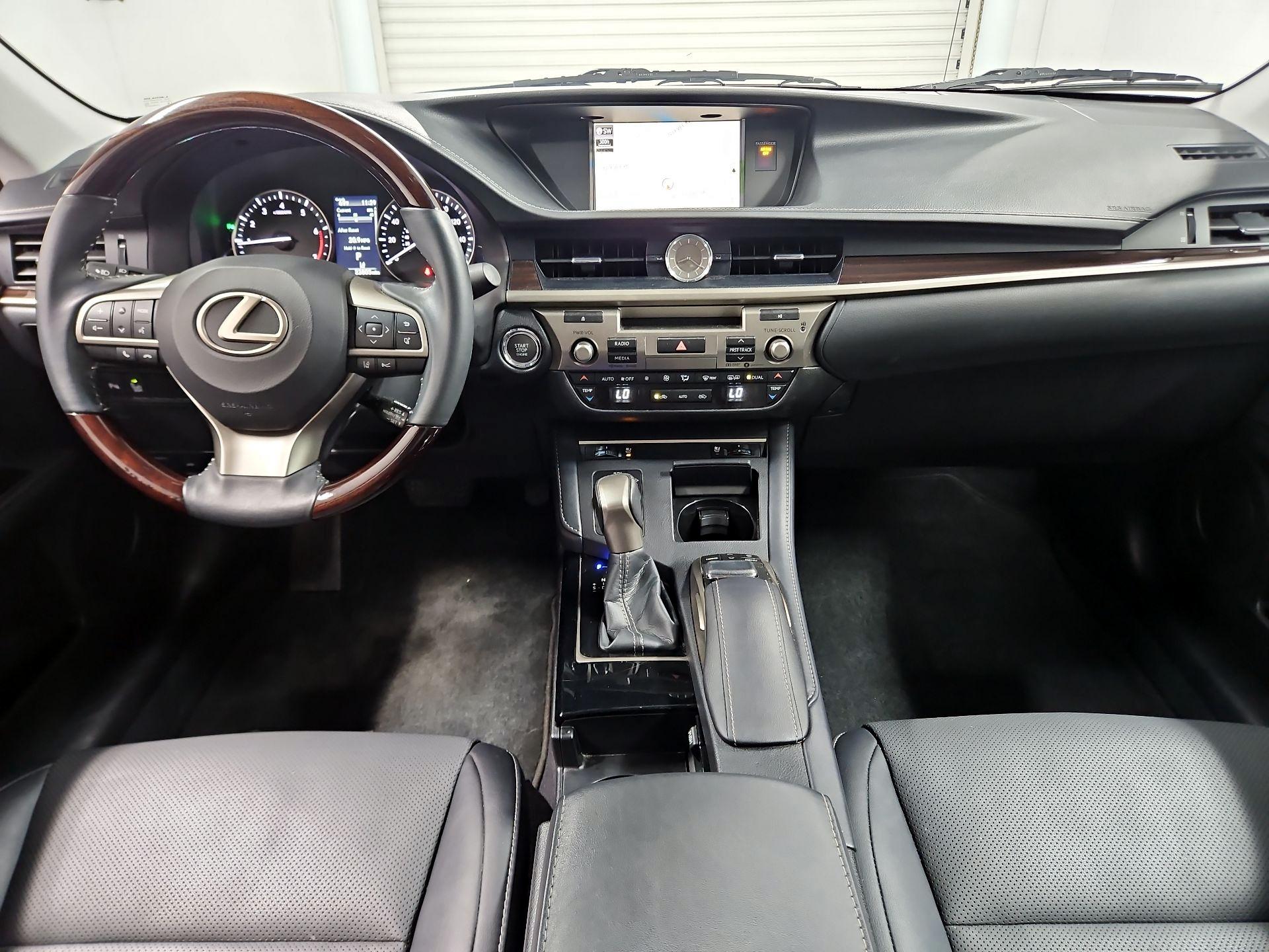 Thumbnail: 2018 Lexus ES - 9