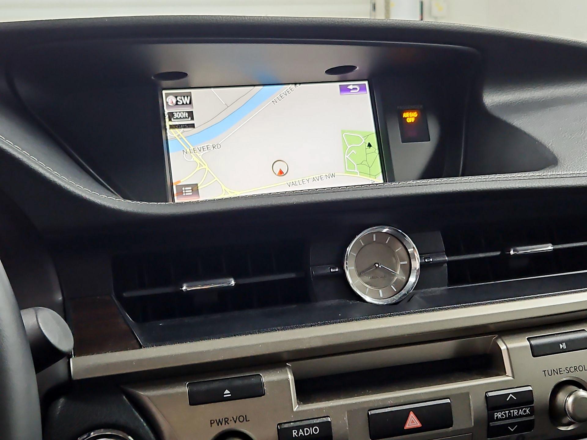 Thumbnail: 2018 Lexus ES - 14