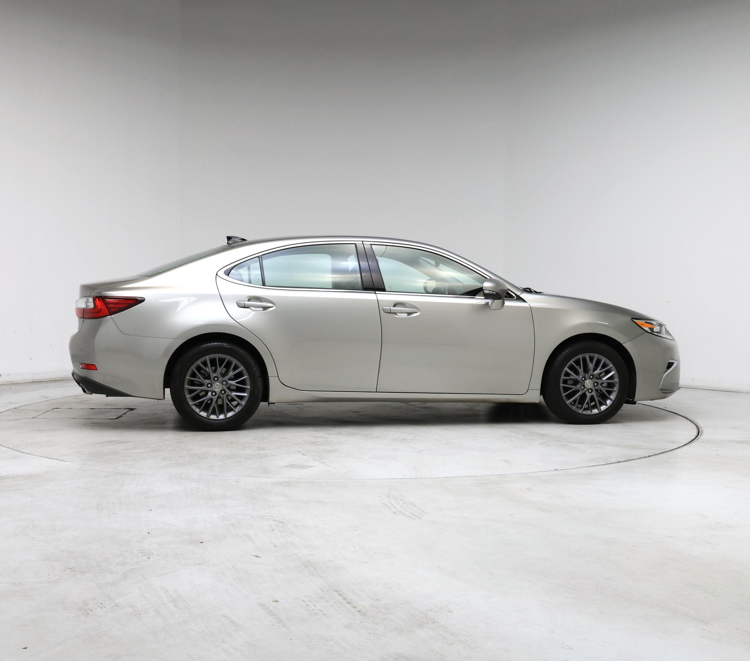 Thumbnail: 2018 Lexus ES - 7