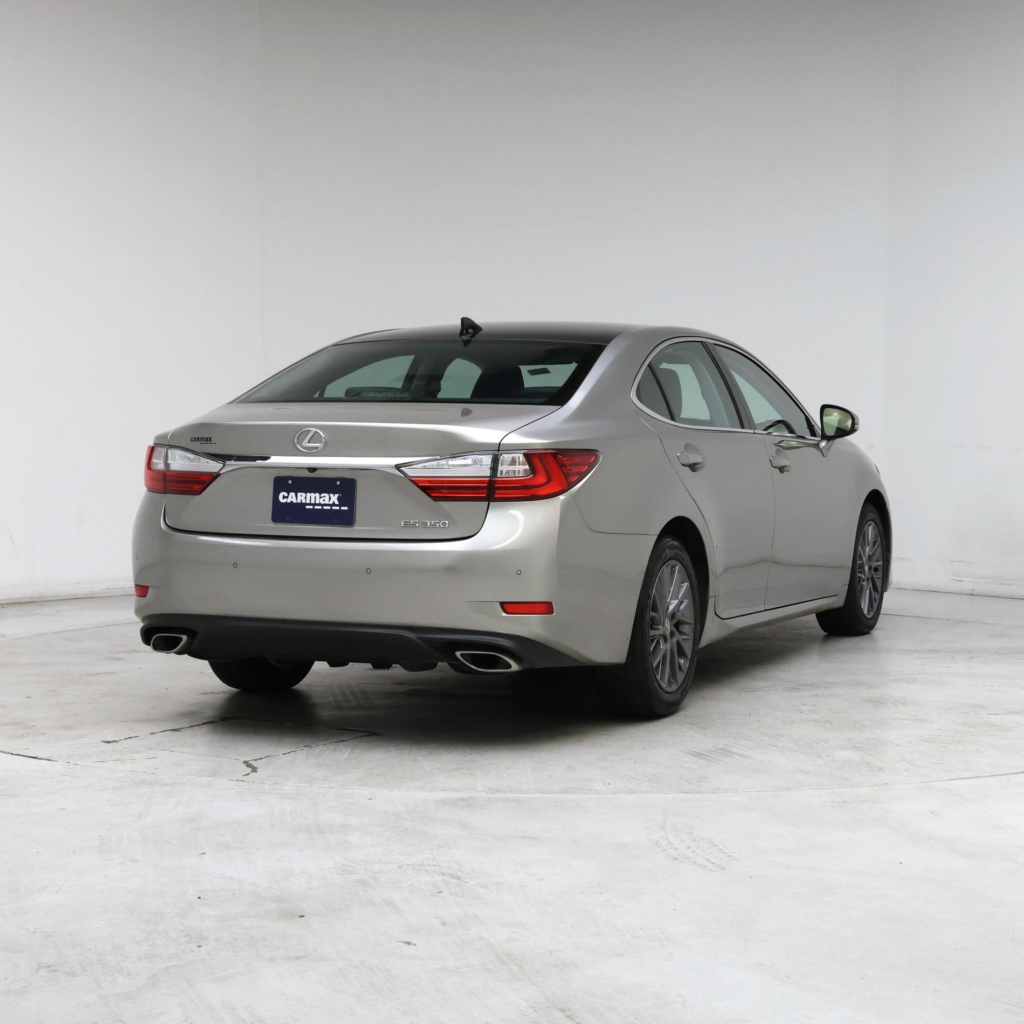 Thumbnail: 2018 Lexus ES - 8