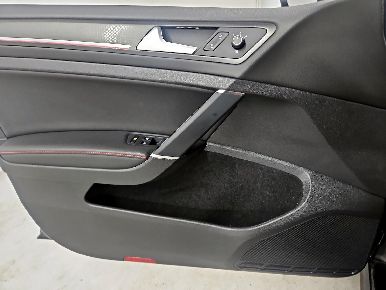 2019 Volkswagen Golf GTI SE - Photo 13