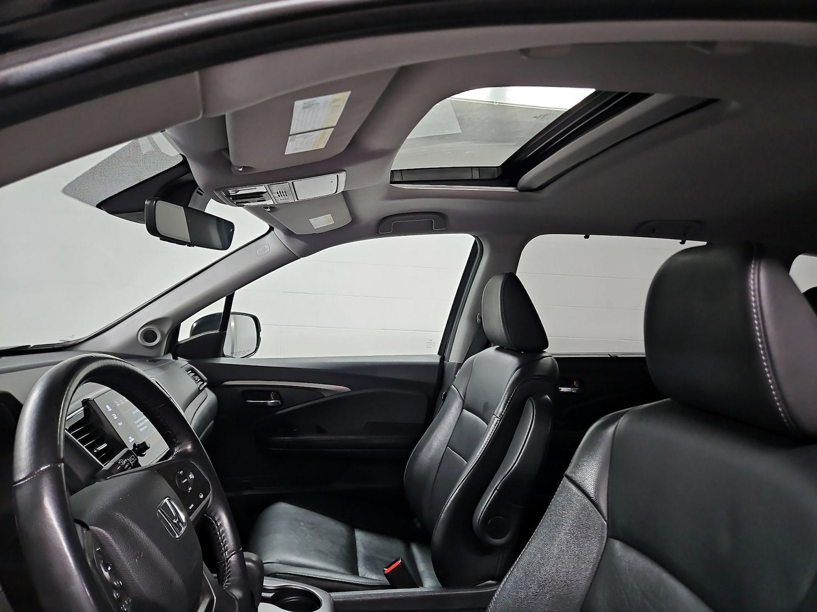 Sunroof(s) & Overhead Airbags