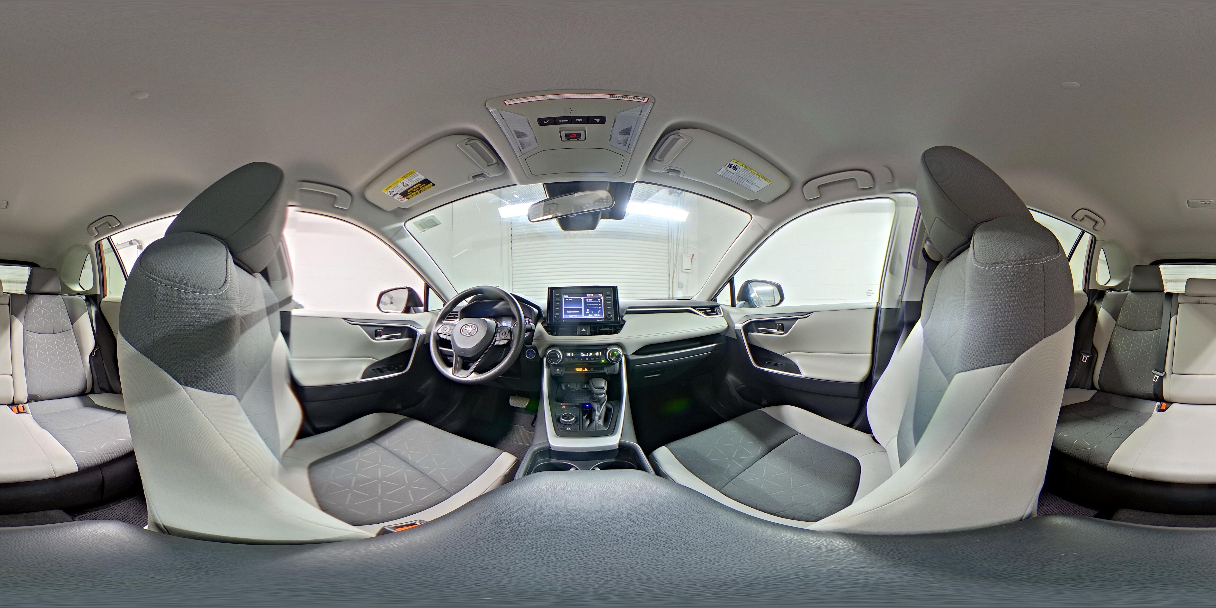 2020 Toyota RAV4 XLE - Photo 24