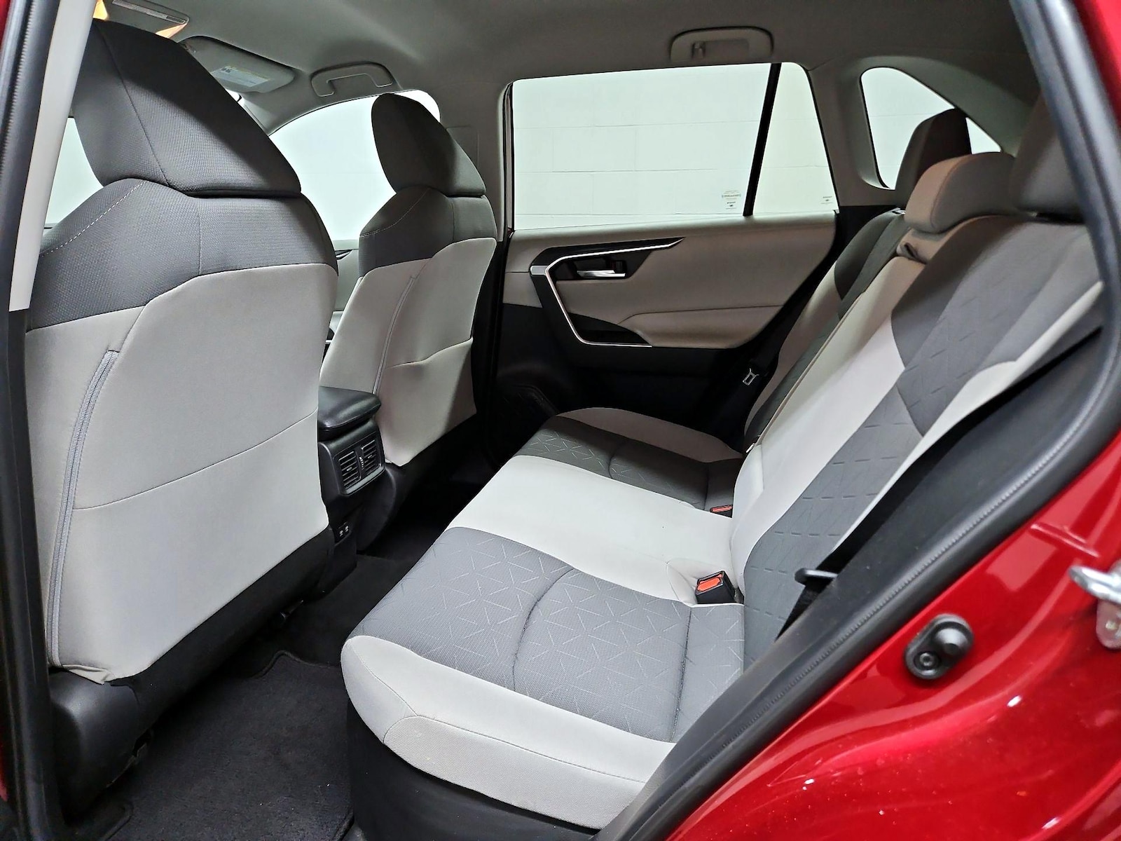 2020 Toyota RAV4 XLE - Photo 20