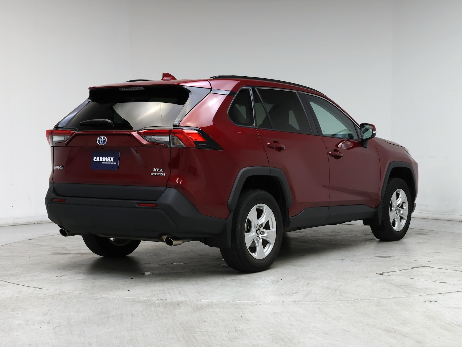 2020 Toyota RAV4 XLE - Photo 9