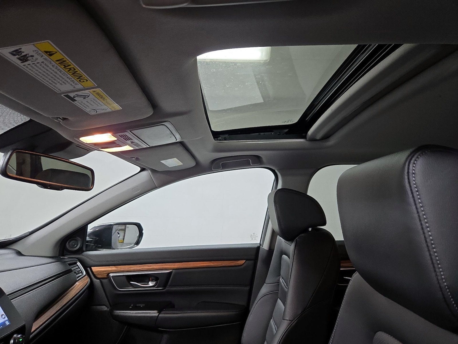 Sunroof(s) & Overhead Airbags