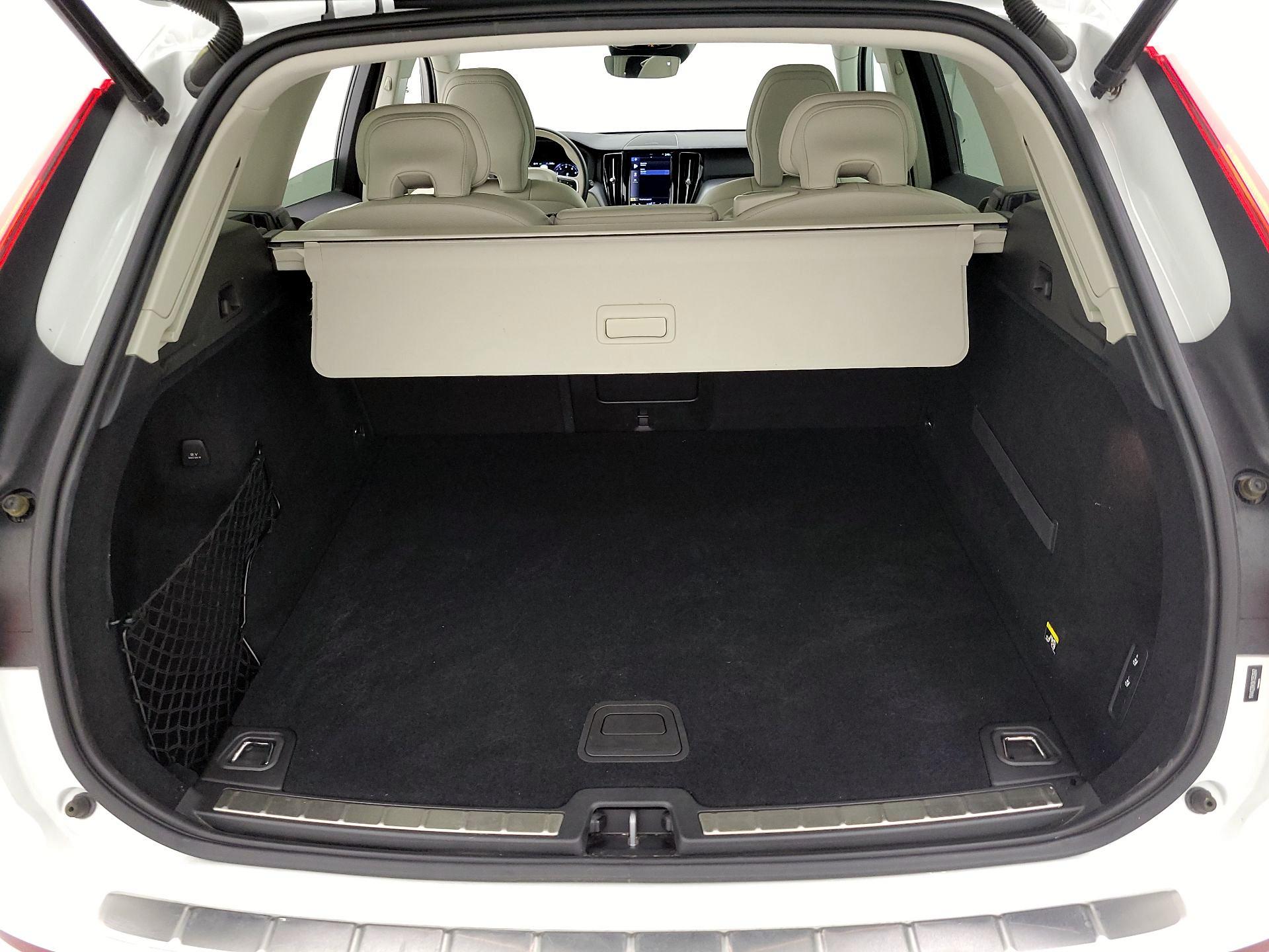 Thumbnail: 2019 Volvo XC60 - 20
