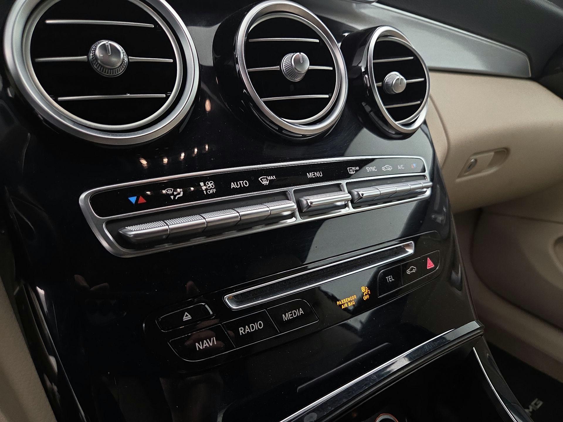 Thumbnail: 2018 Mercedes-Benz C-Class - 16