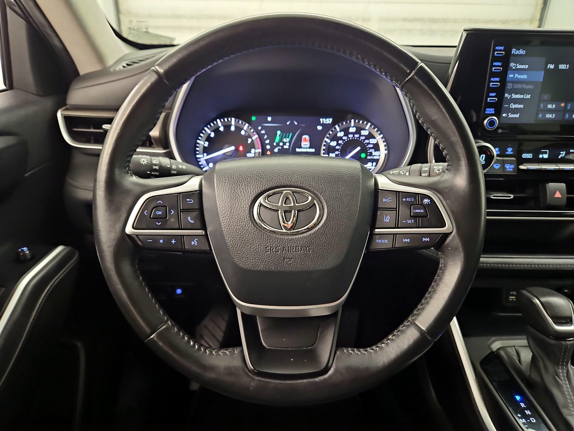 Thumbnail: 2022 Toyota Highlander - 10