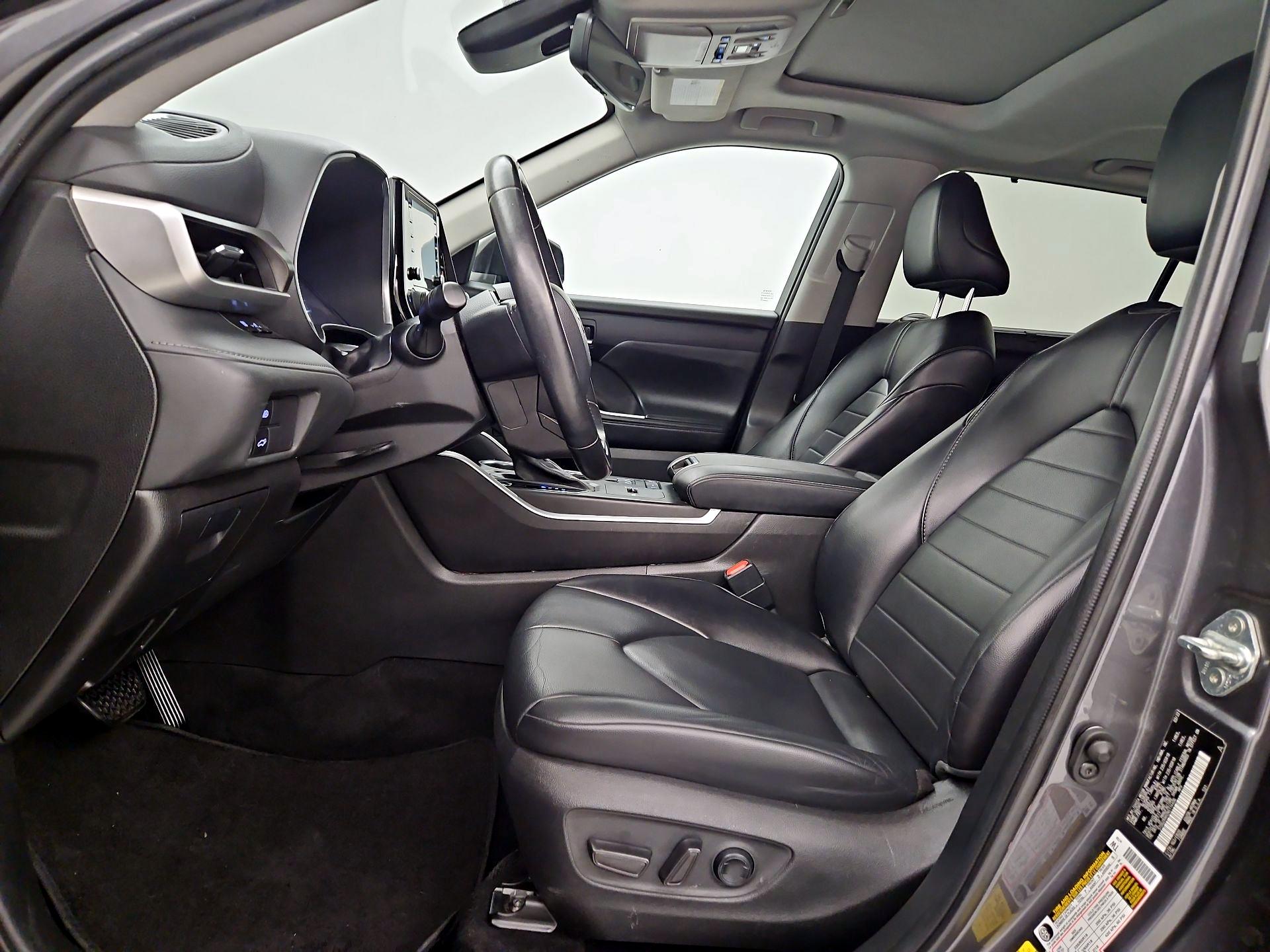 Thumbnail: 2022 Toyota Highlander - 11