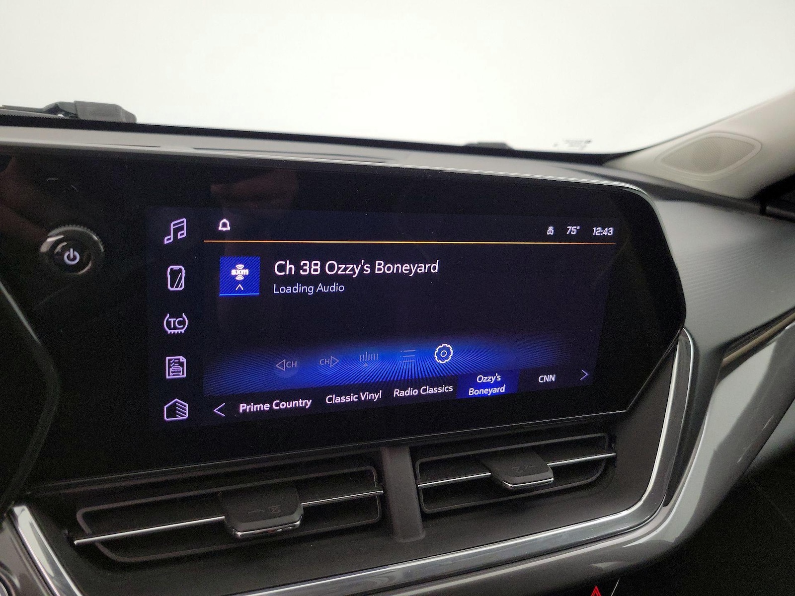 2024 Chevrolet Trax Activ - Photo 16