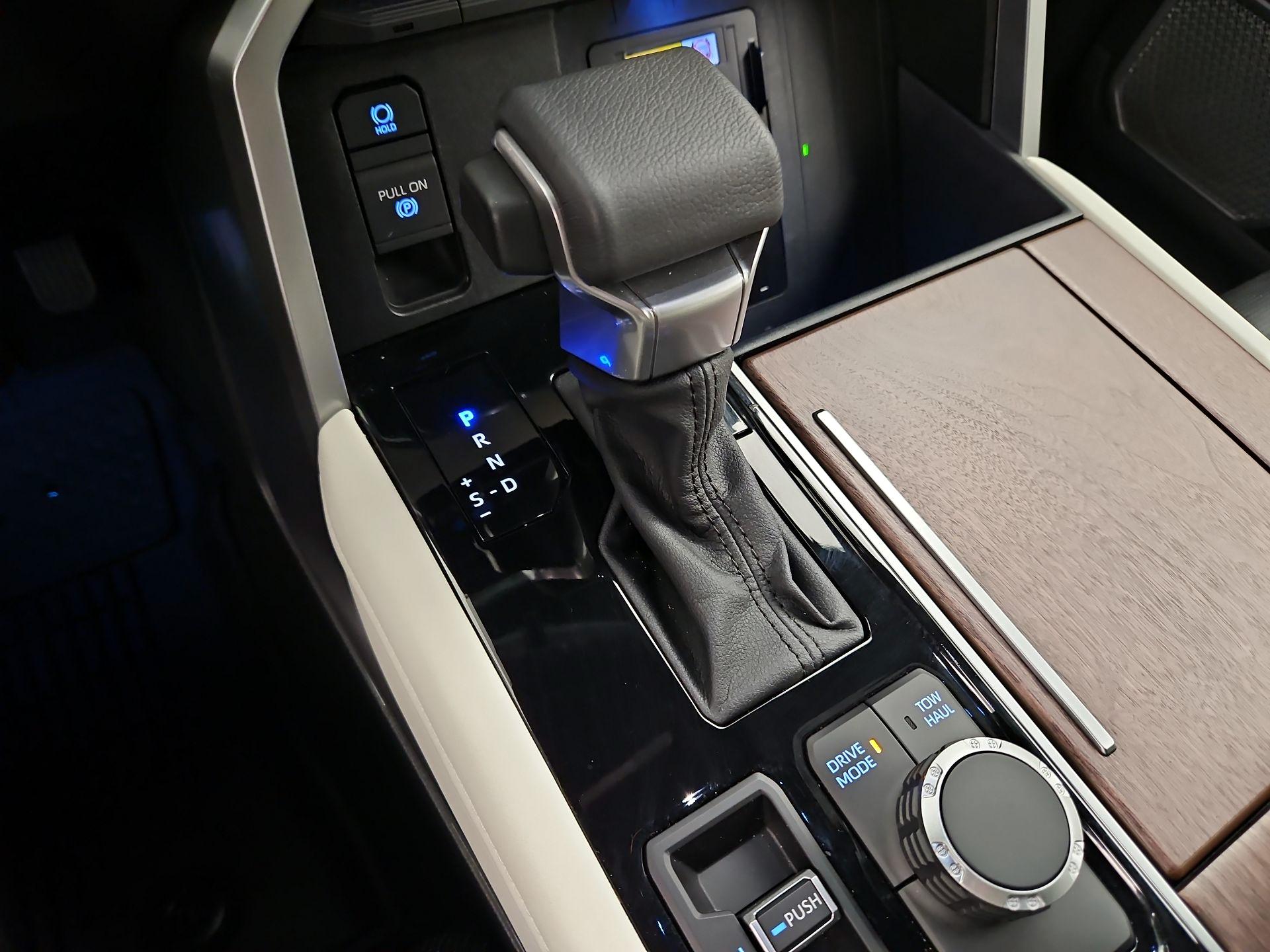 Thumbnail: 2023 Toyota Sequoia - 17