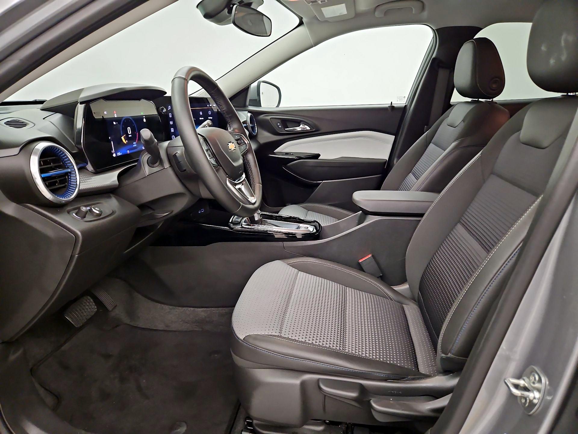 Thumbnail: 2025 Chevrolet Trax - 11