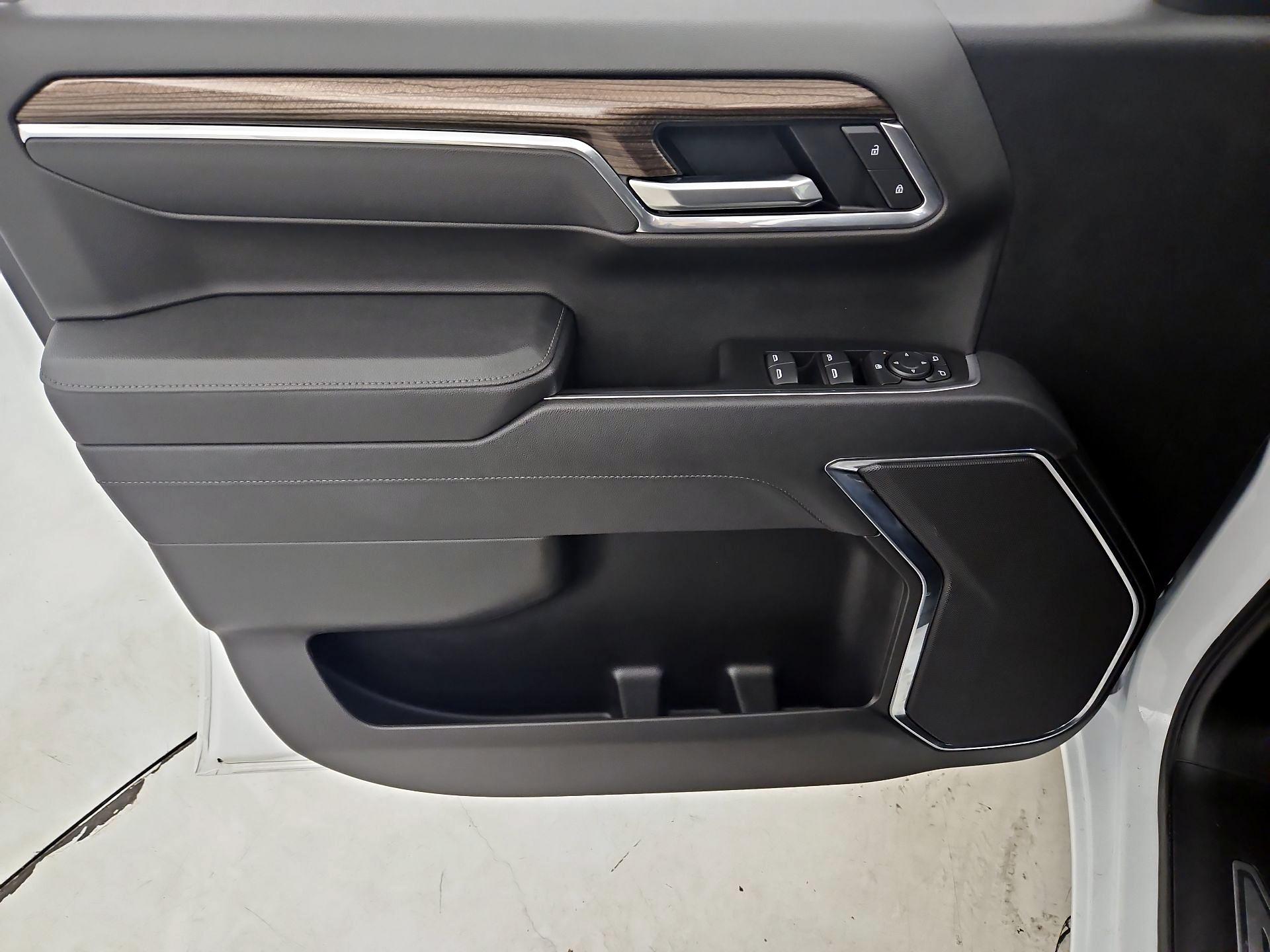Thumbnail: 2025 Chevrolet Silverado 1500 - 12