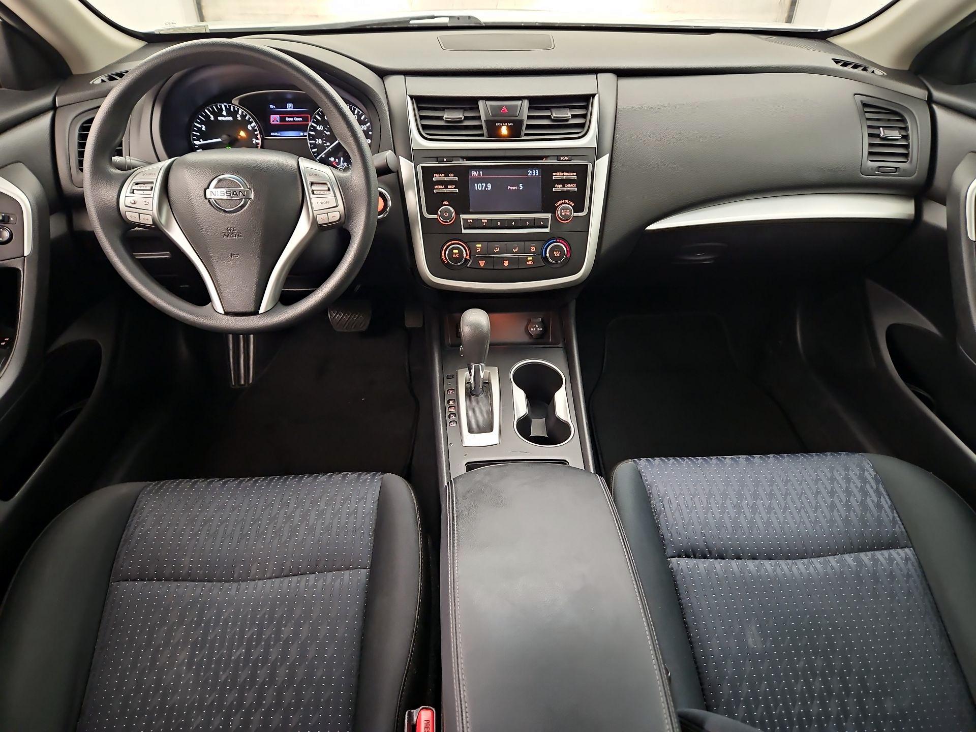 Thumbnail: 2016 Nissan Altima - 9