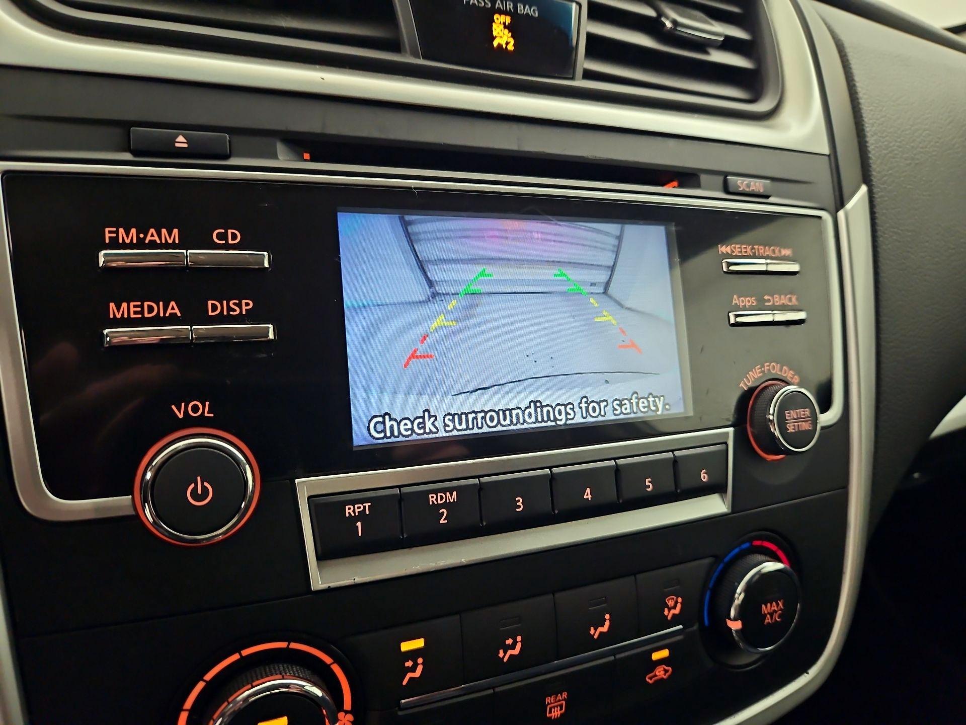Thumbnail: 2016 Nissan Altima - 14