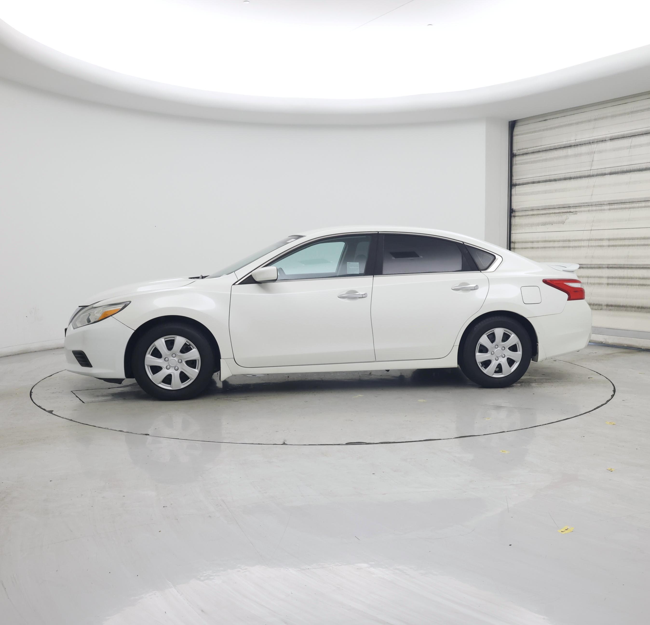Thumbnail: 2016 Nissan Altima - 3