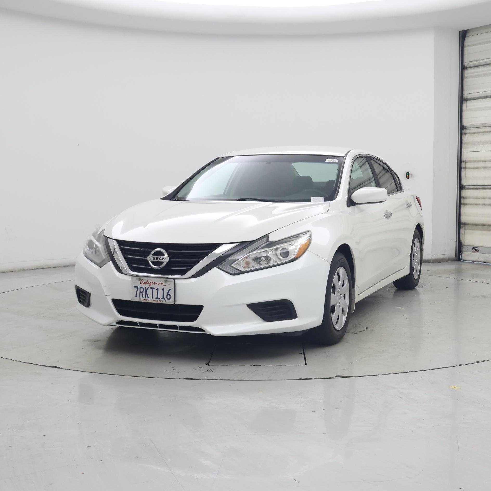 Thumbnail: 2016 Nissan Altima - 4