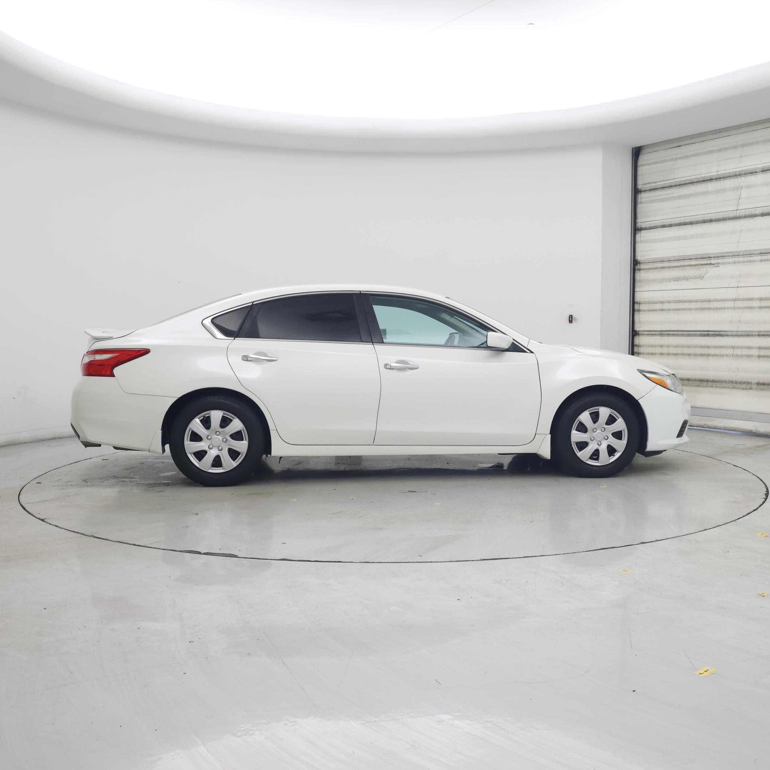 Thumbnail: 2016 Nissan Altima - 7