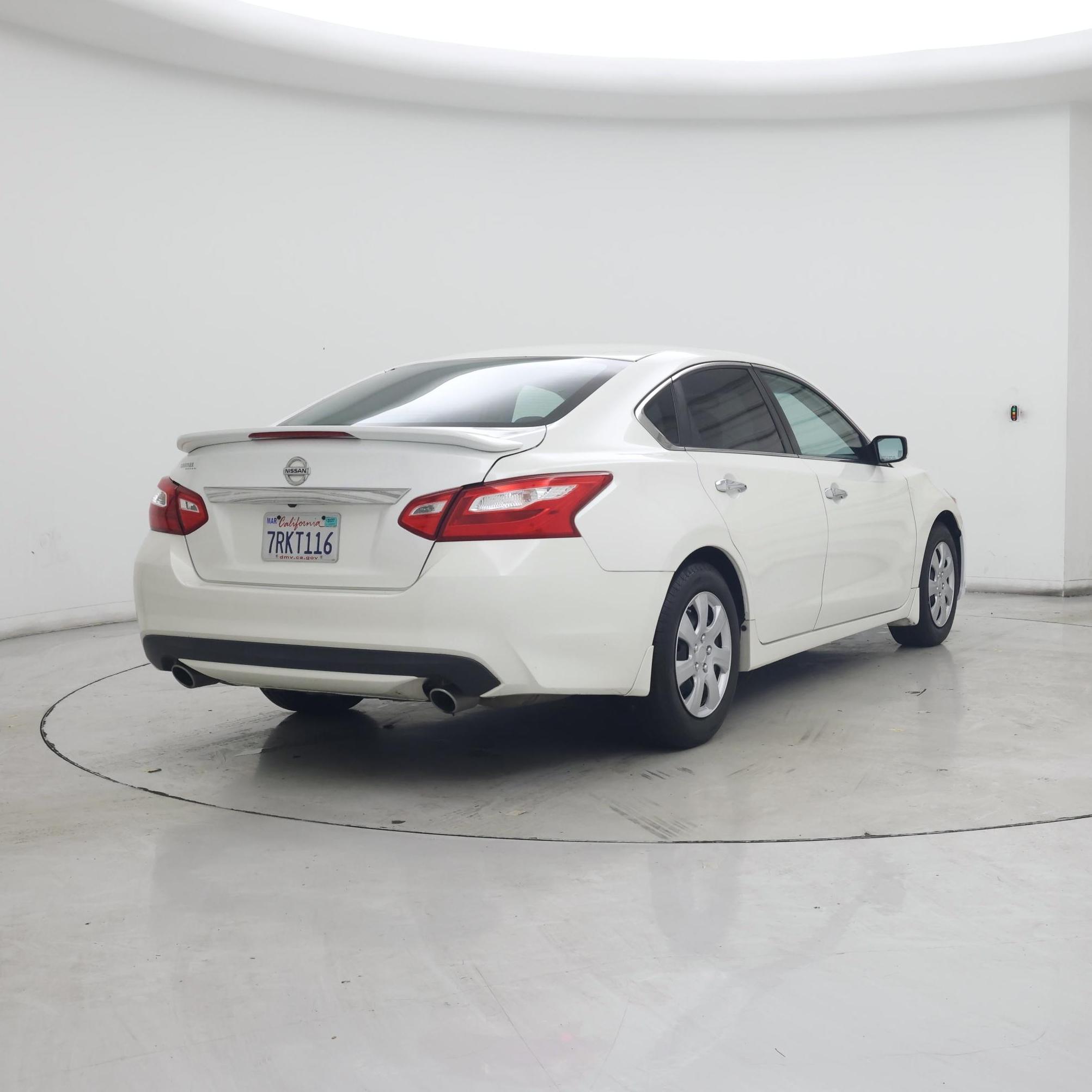 Thumbnail: 2016 Nissan Altima - 8