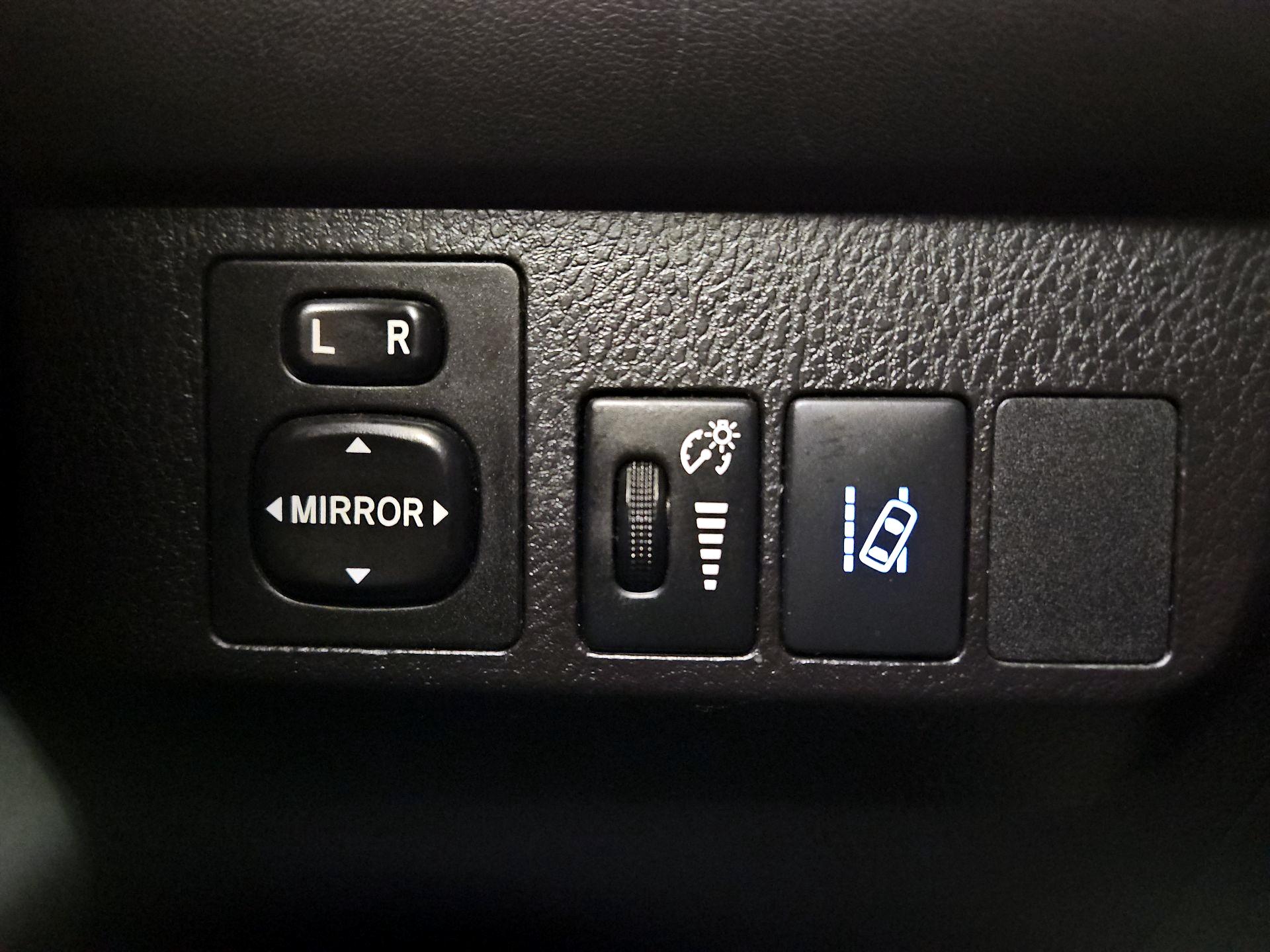 Thumbnail: 2017 Toyota RAV4 - 13