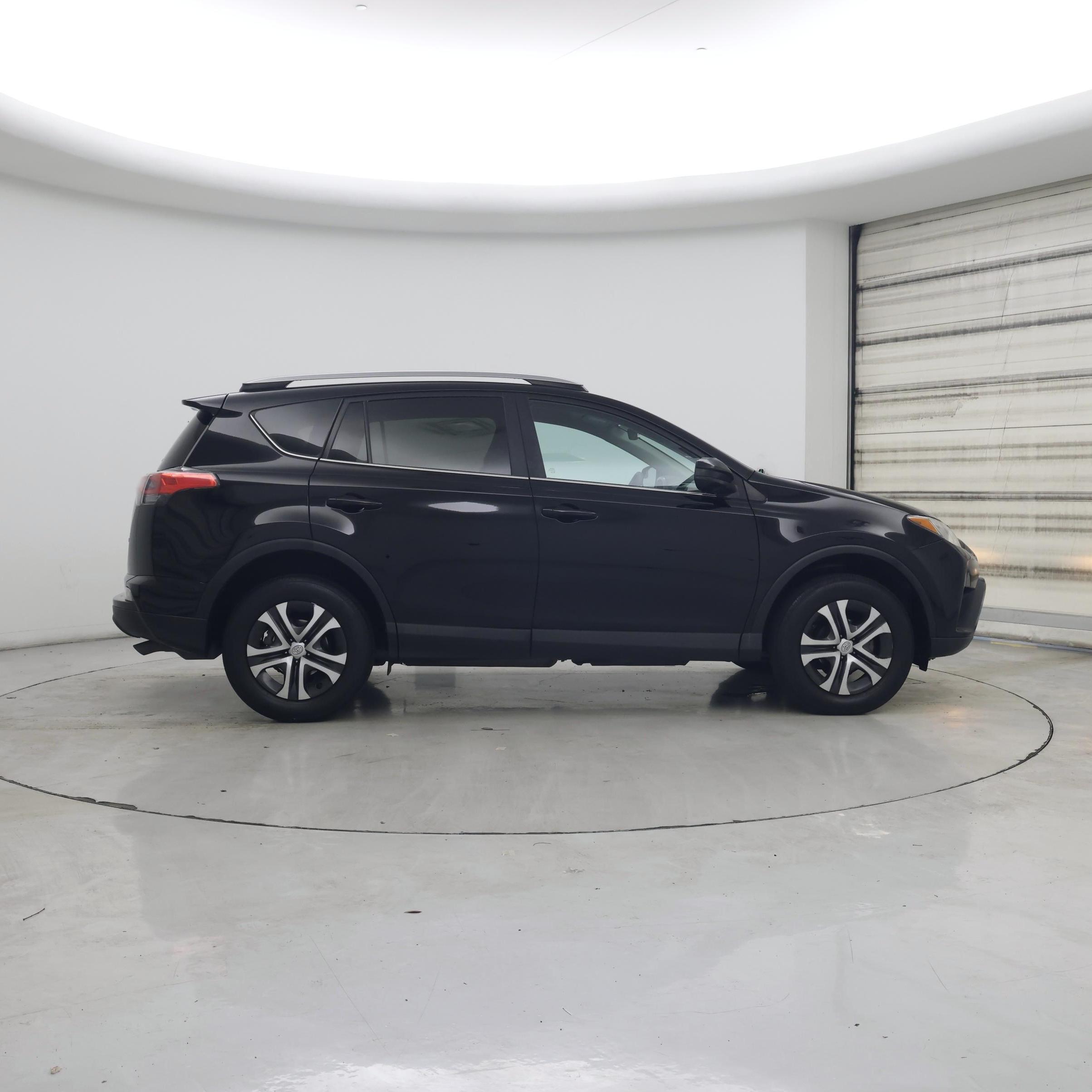 Thumbnail: 2017 Toyota RAV4 - 7