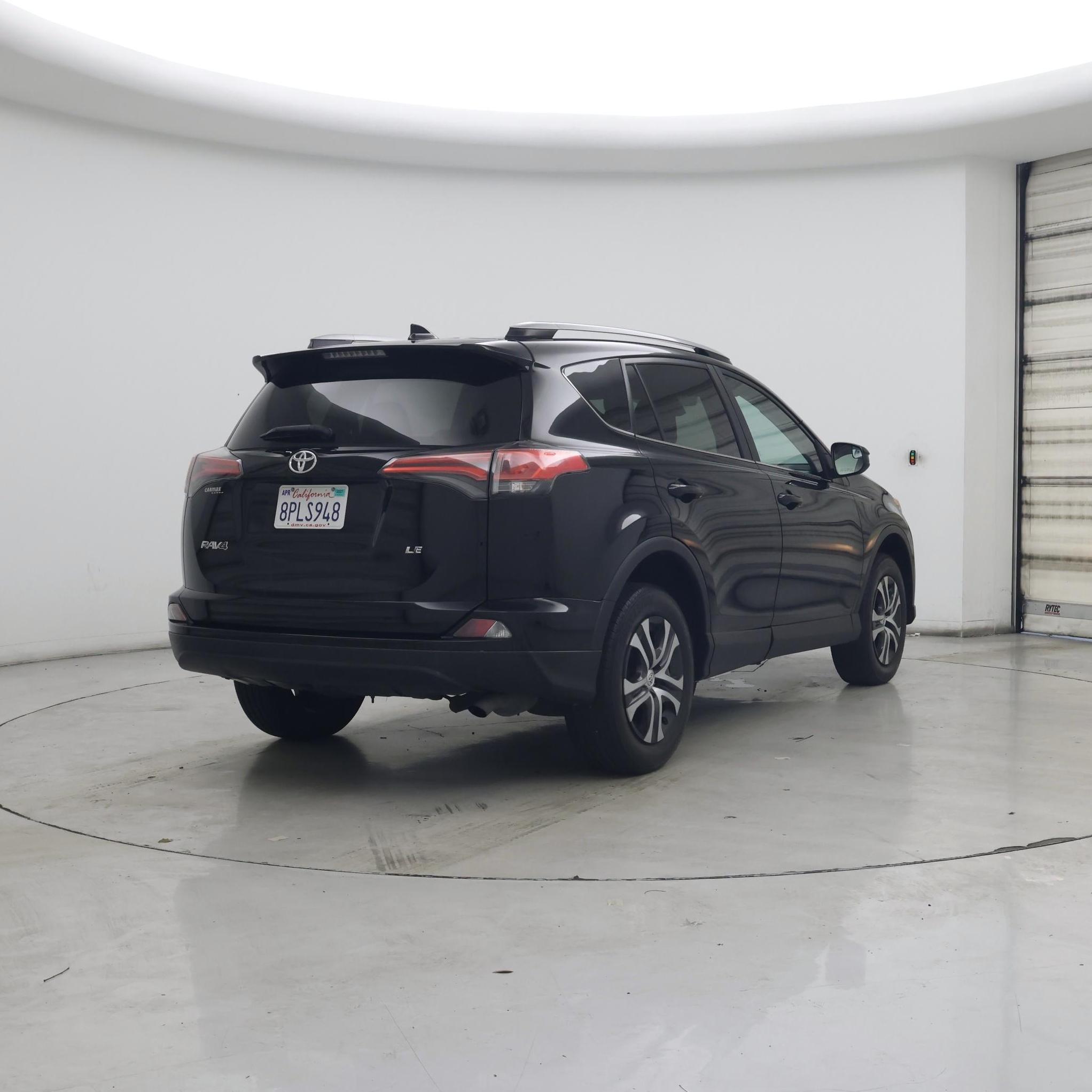 Thumbnail: 2017 Toyota RAV4 - 8