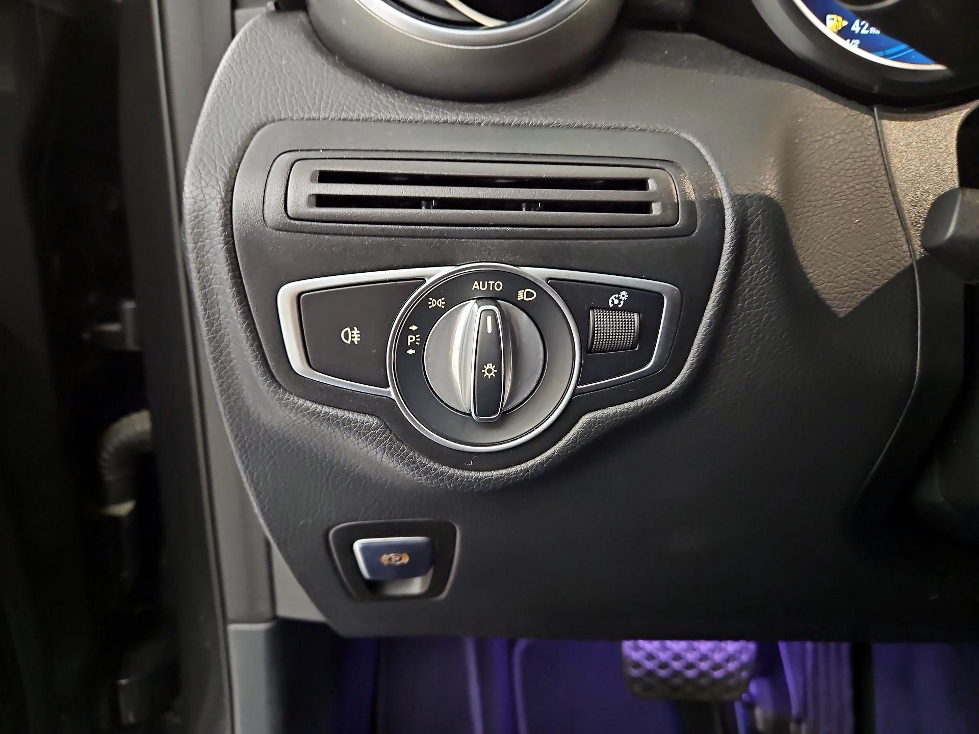 Thumbnail: 2020 Mercedes-Benz GLC - 13