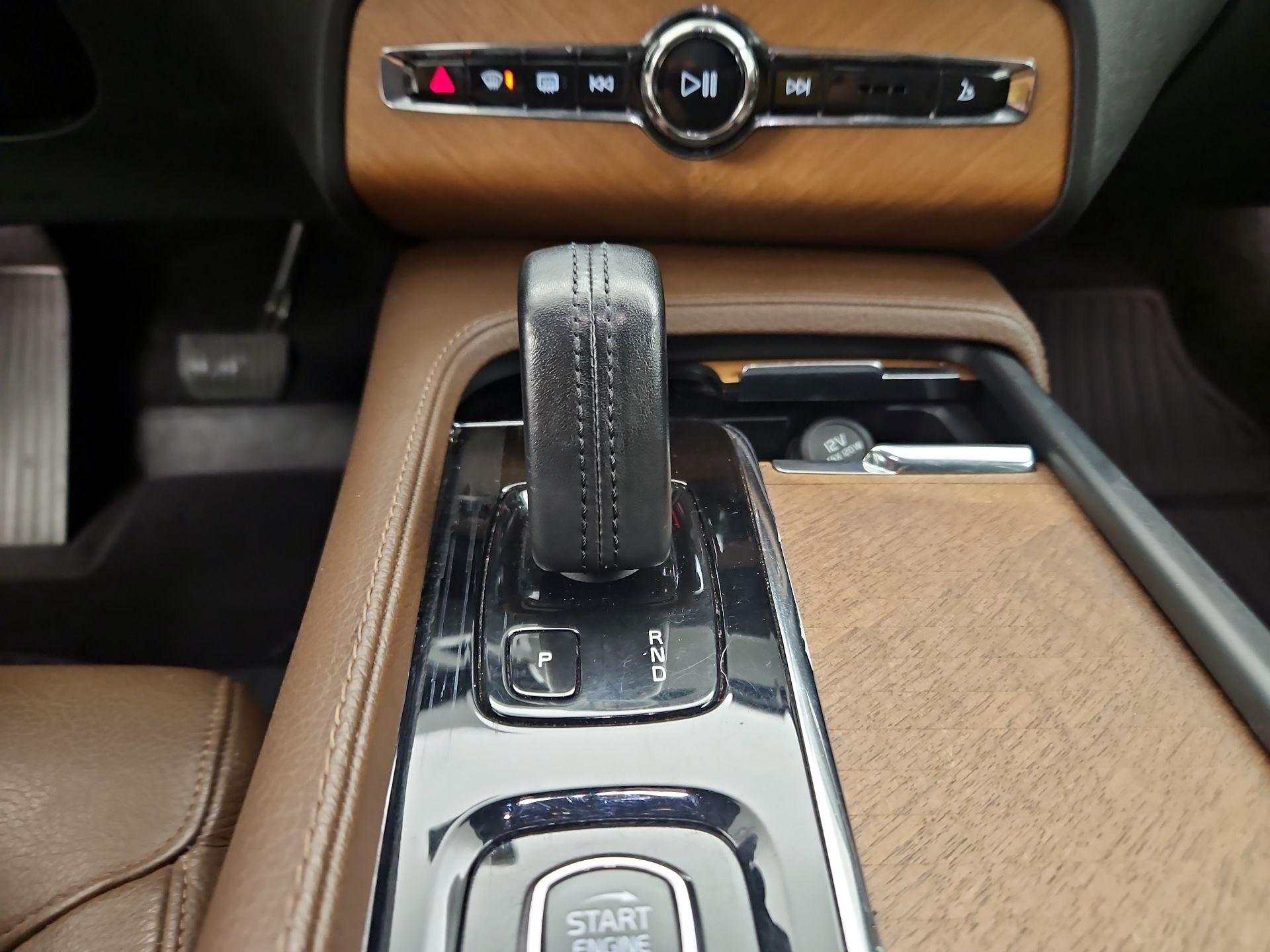 Thumbnail: 2021 Volvo XC90 - 18