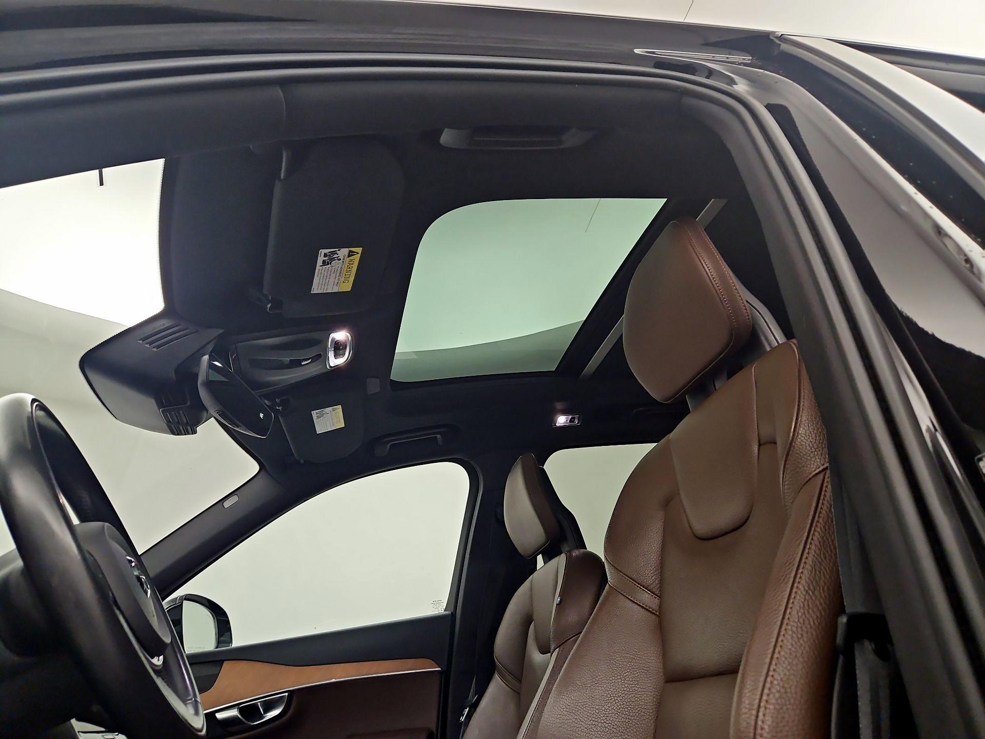 Thumbnail: 2021 Volvo XC90 - 20
