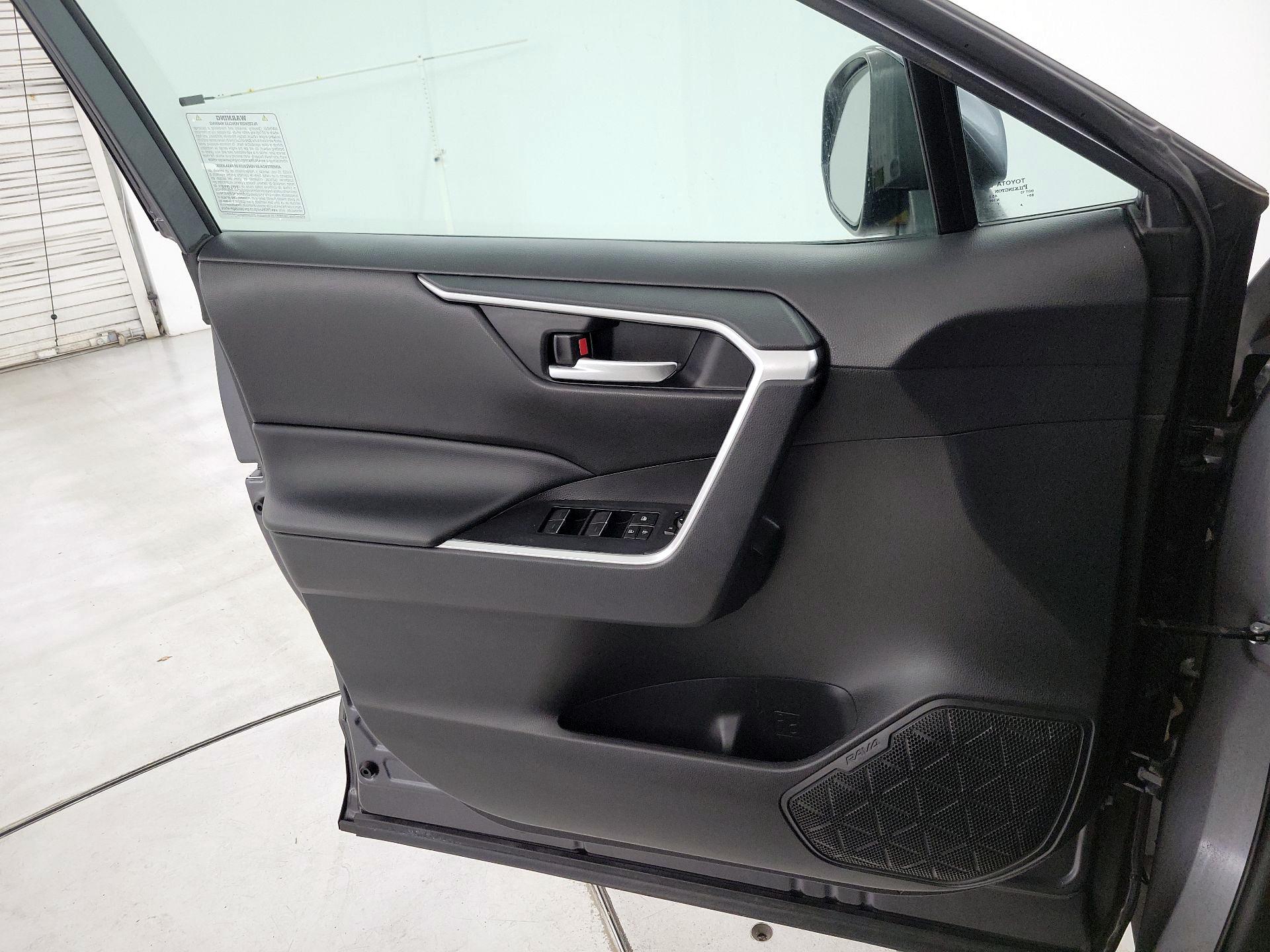 Thumbnail: 2023 Toyota RAV4 - 12